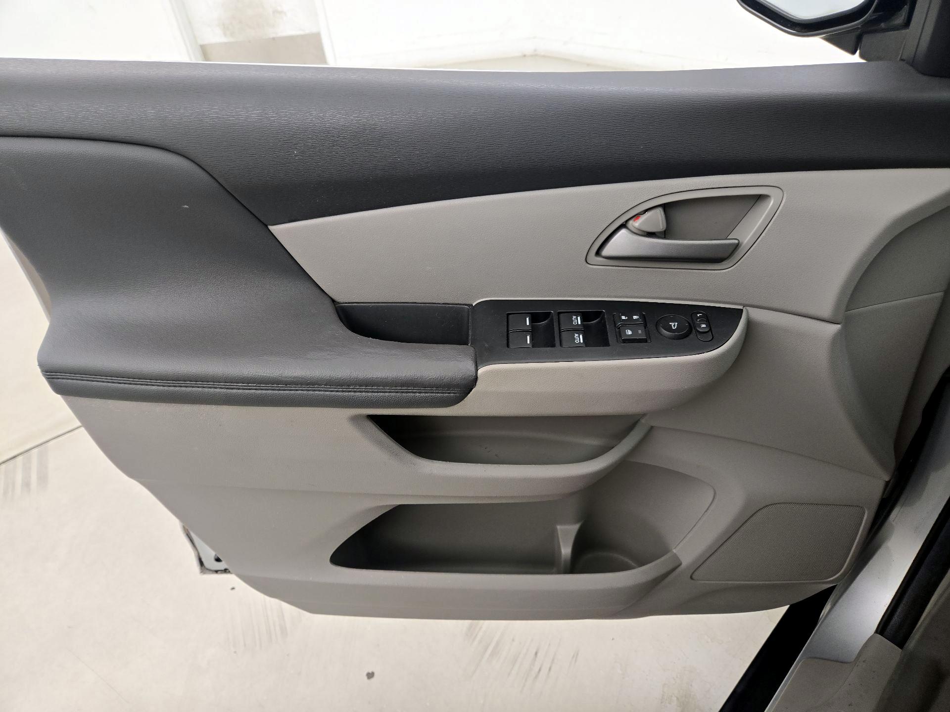 Thumbnail: 2013 Honda Odyssey - 12