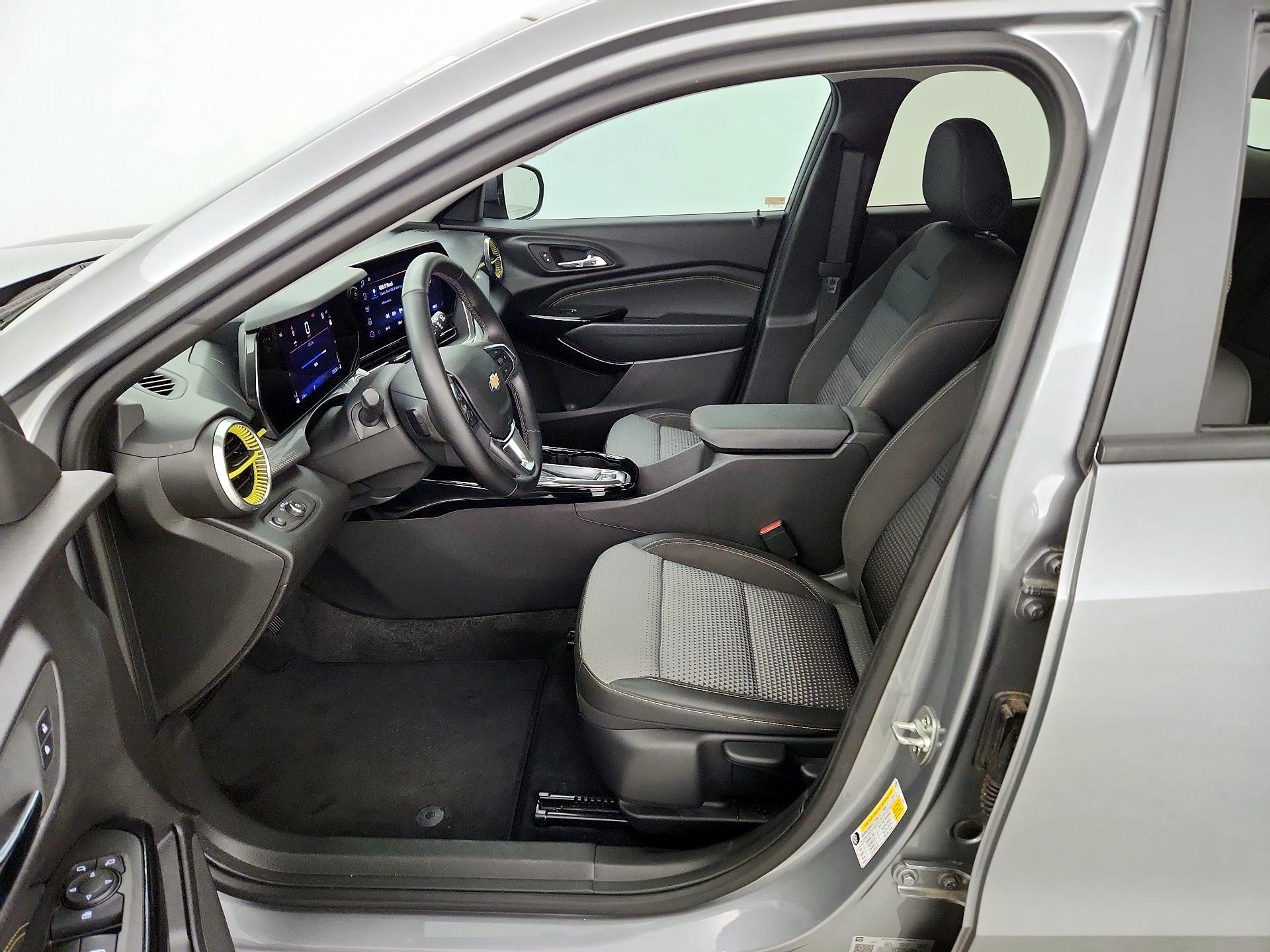 Thumbnail: 2024 Chevrolet Trax - 11