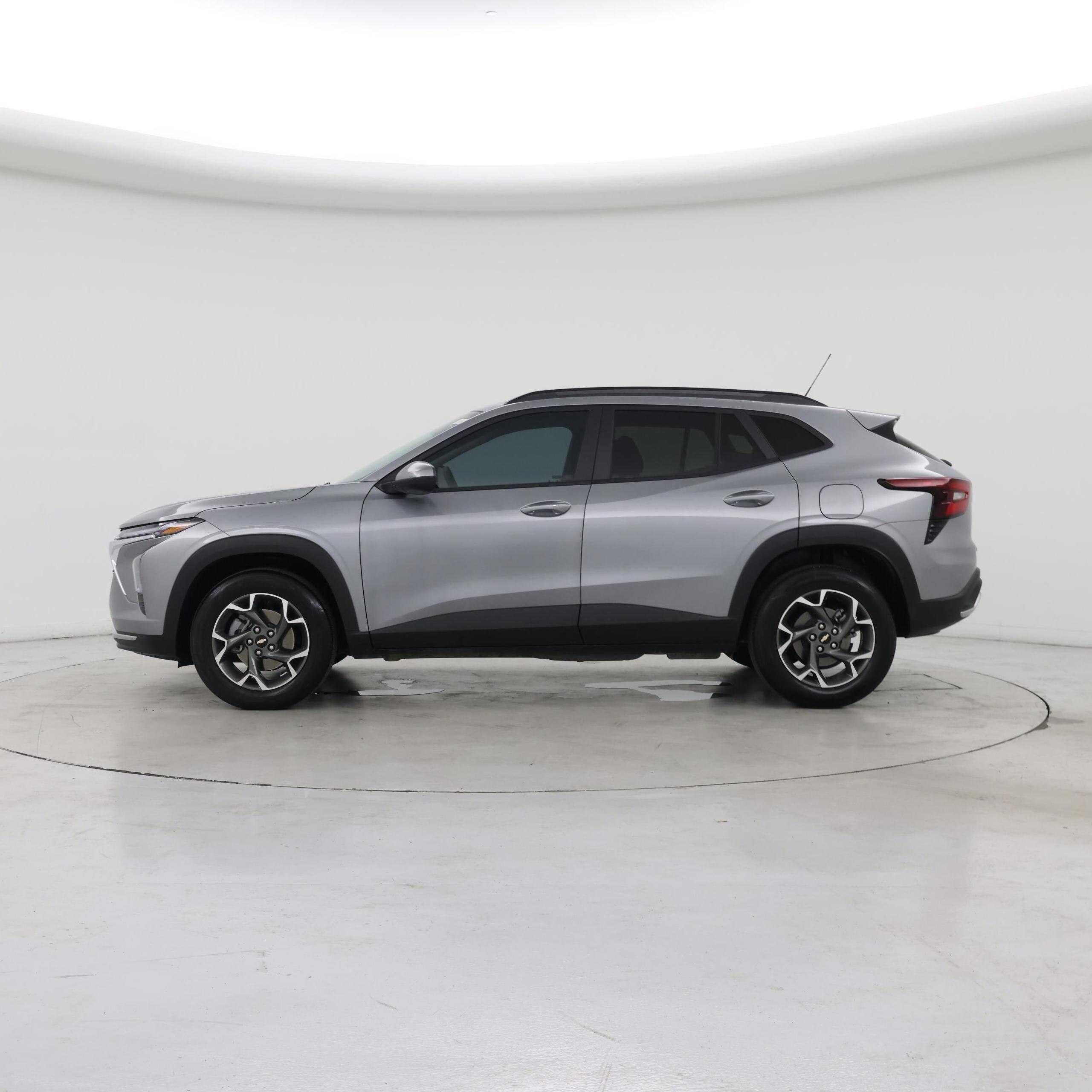 Thumbnail: 2024 Chevrolet Trax - 3