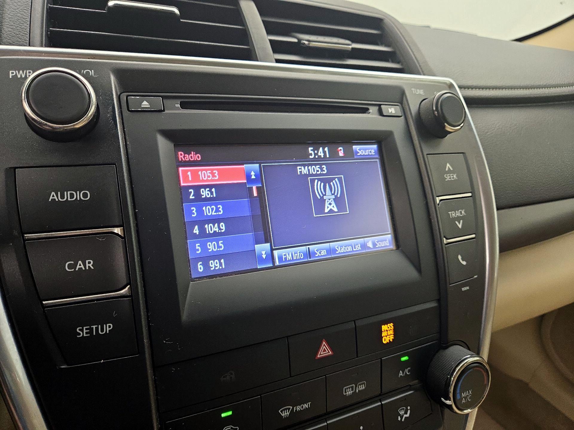 Thumbnail: 2016 Toyota Camry - 15