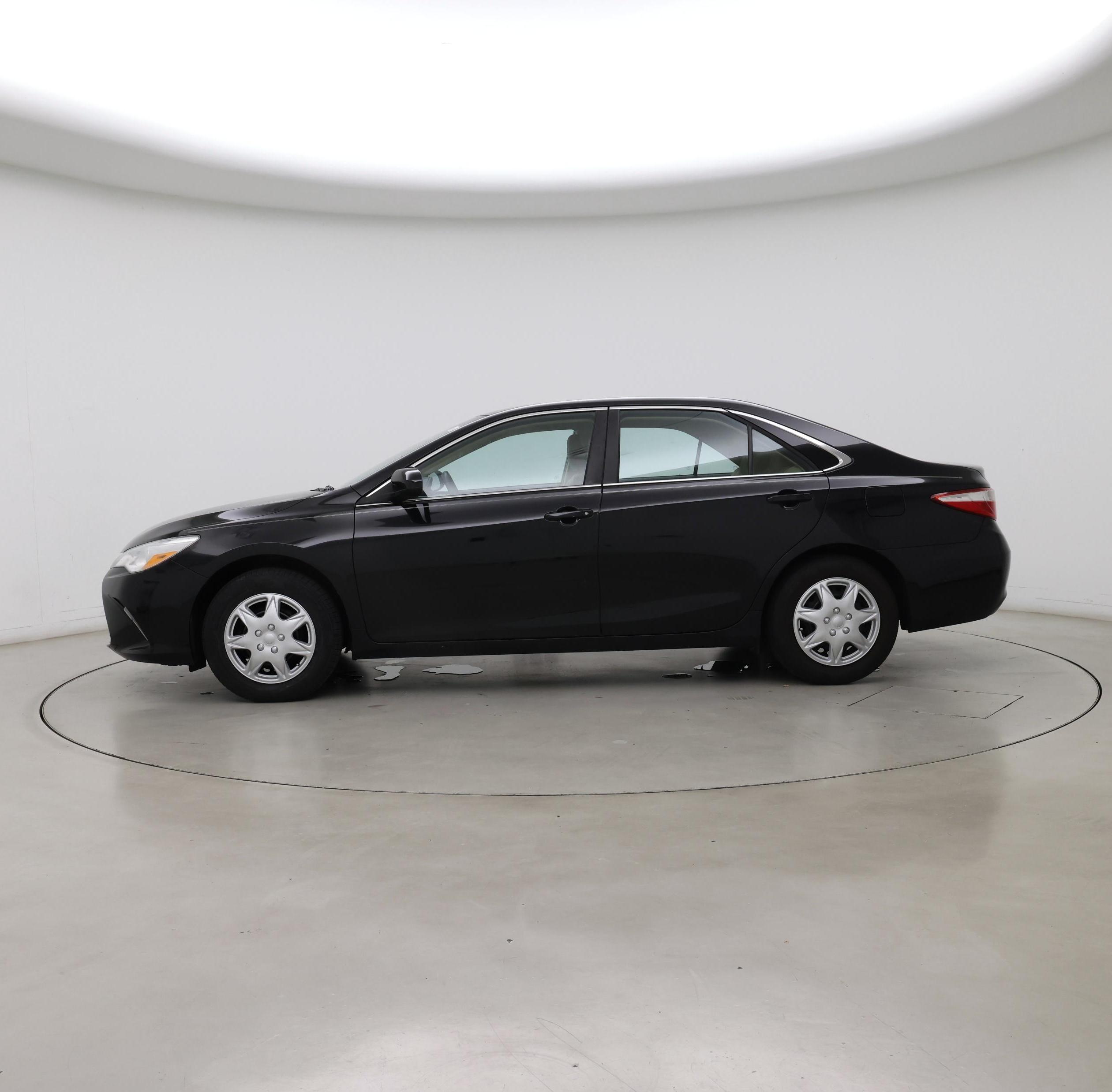 Thumbnail: 2016 Toyota Camry - 3