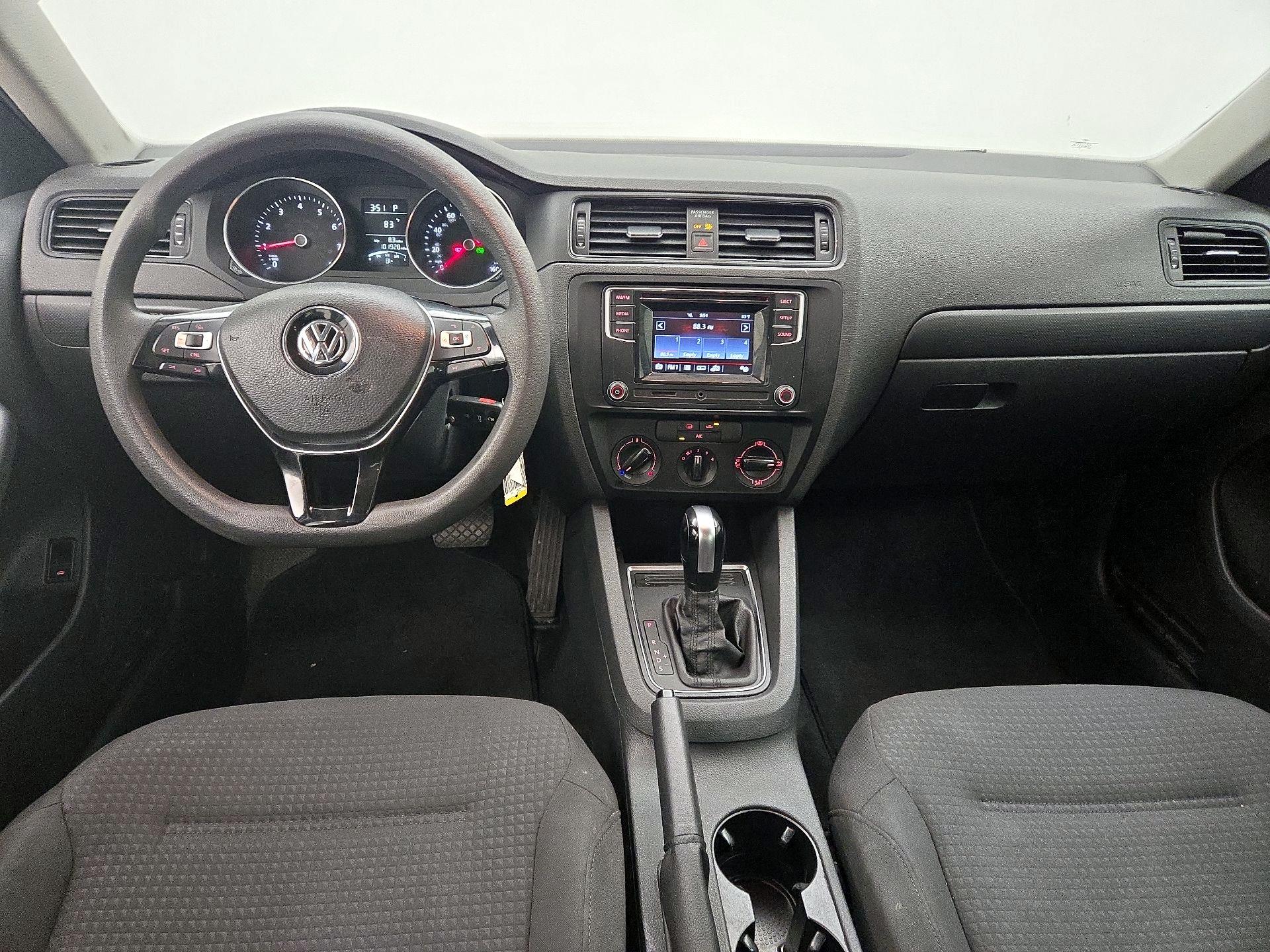 Thumbnail: 2016 Volkswagen Jetta - 9