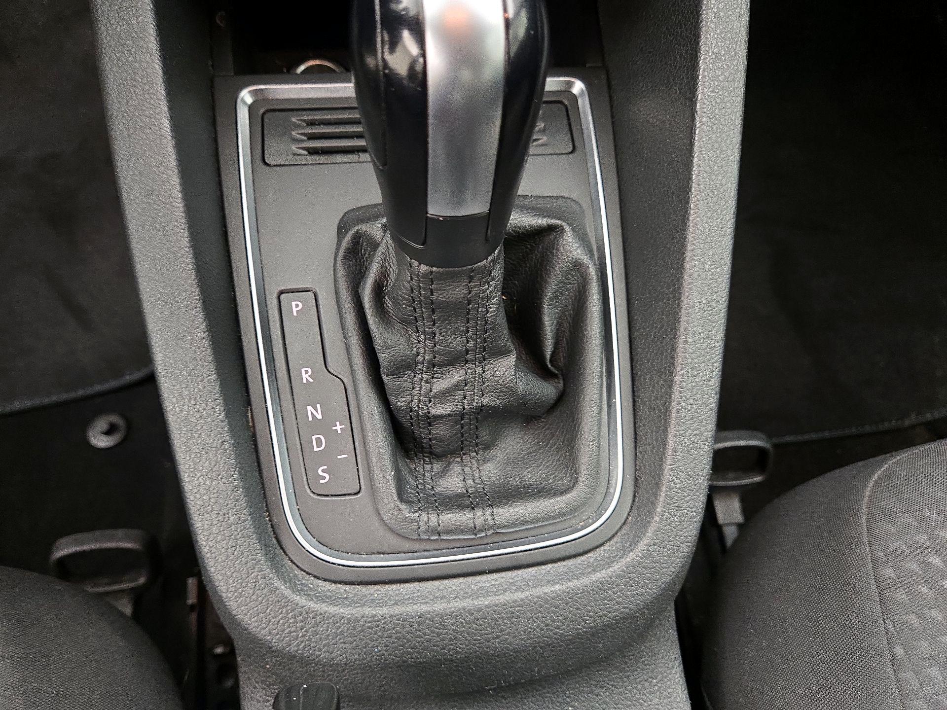 Thumbnail: 2016 Volkswagen Jetta - 16