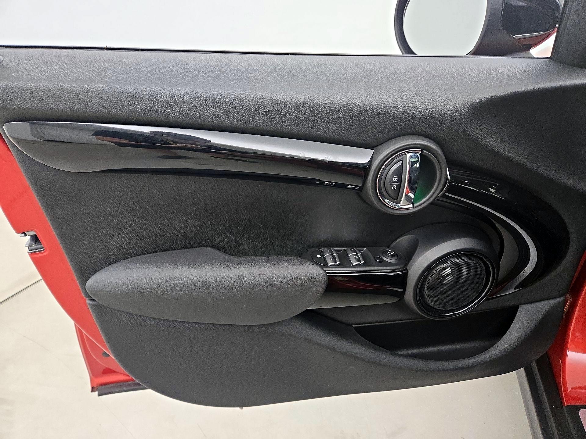 Thumbnail: 2021 MINI Cooper Hardtop - 12