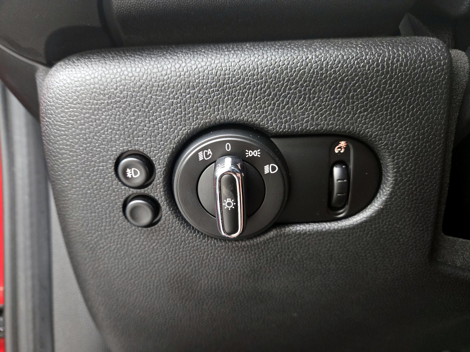 Thumbnail: 2021 MINI Cooper Hardtop - 13