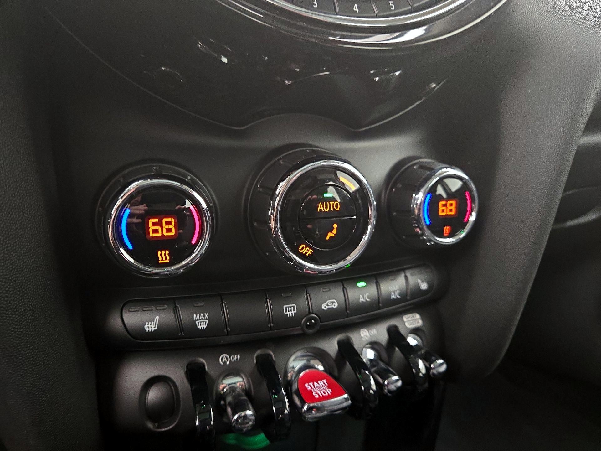 Thumbnail: 2021 MINI Cooper Hardtop - 17