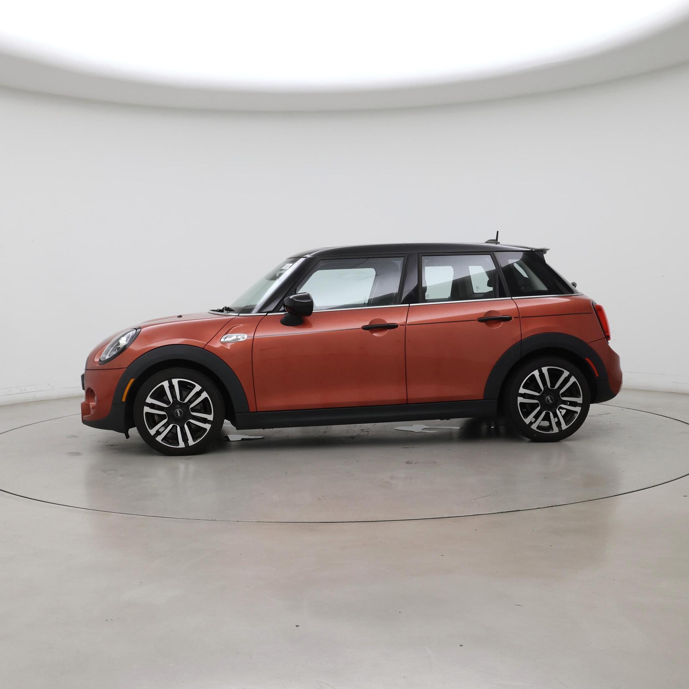 Thumbnail: 2021 MINI Cooper Hardtop - 3