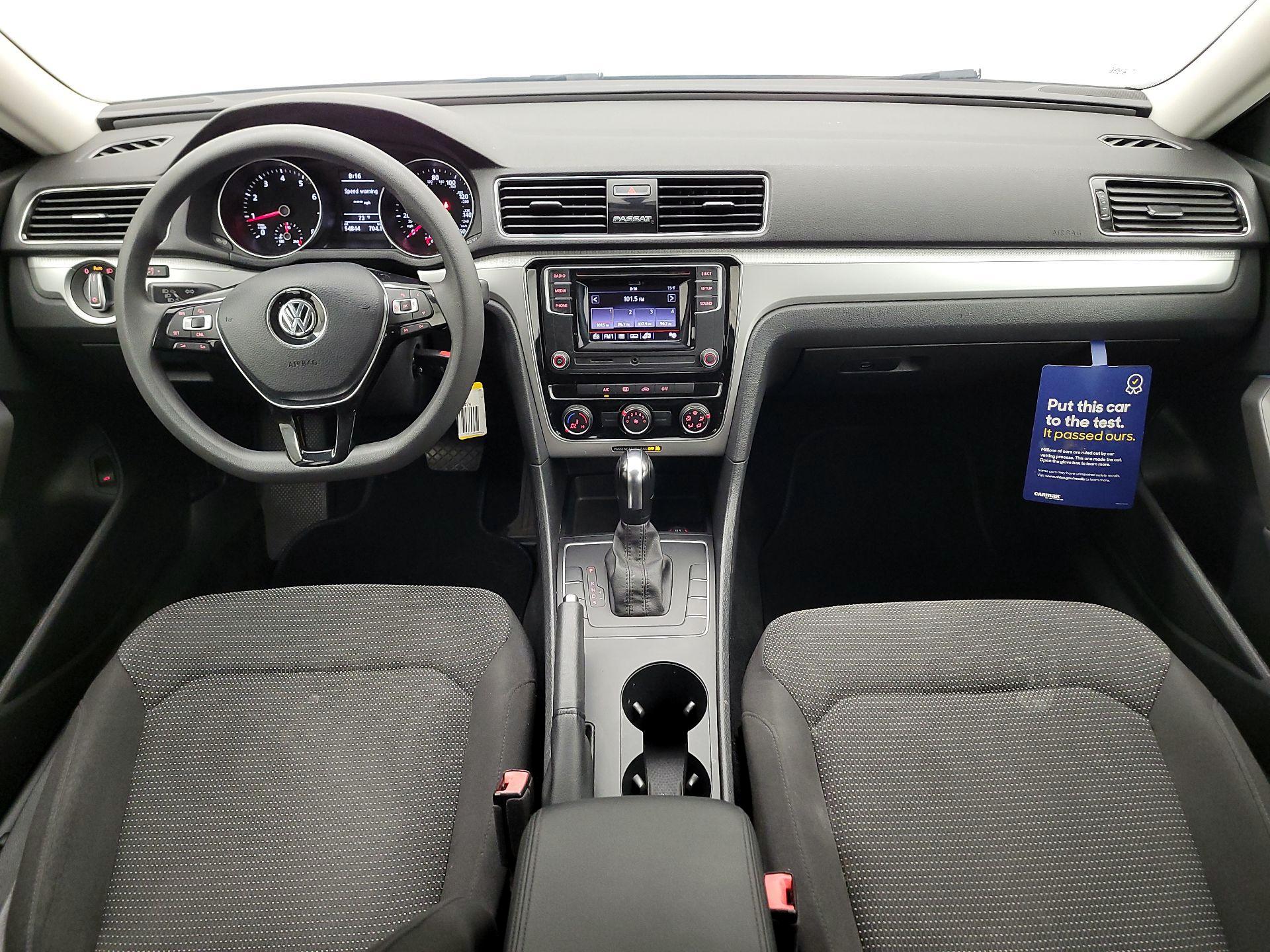 Thumbnail: 2018 Volkswagen Passat - 9