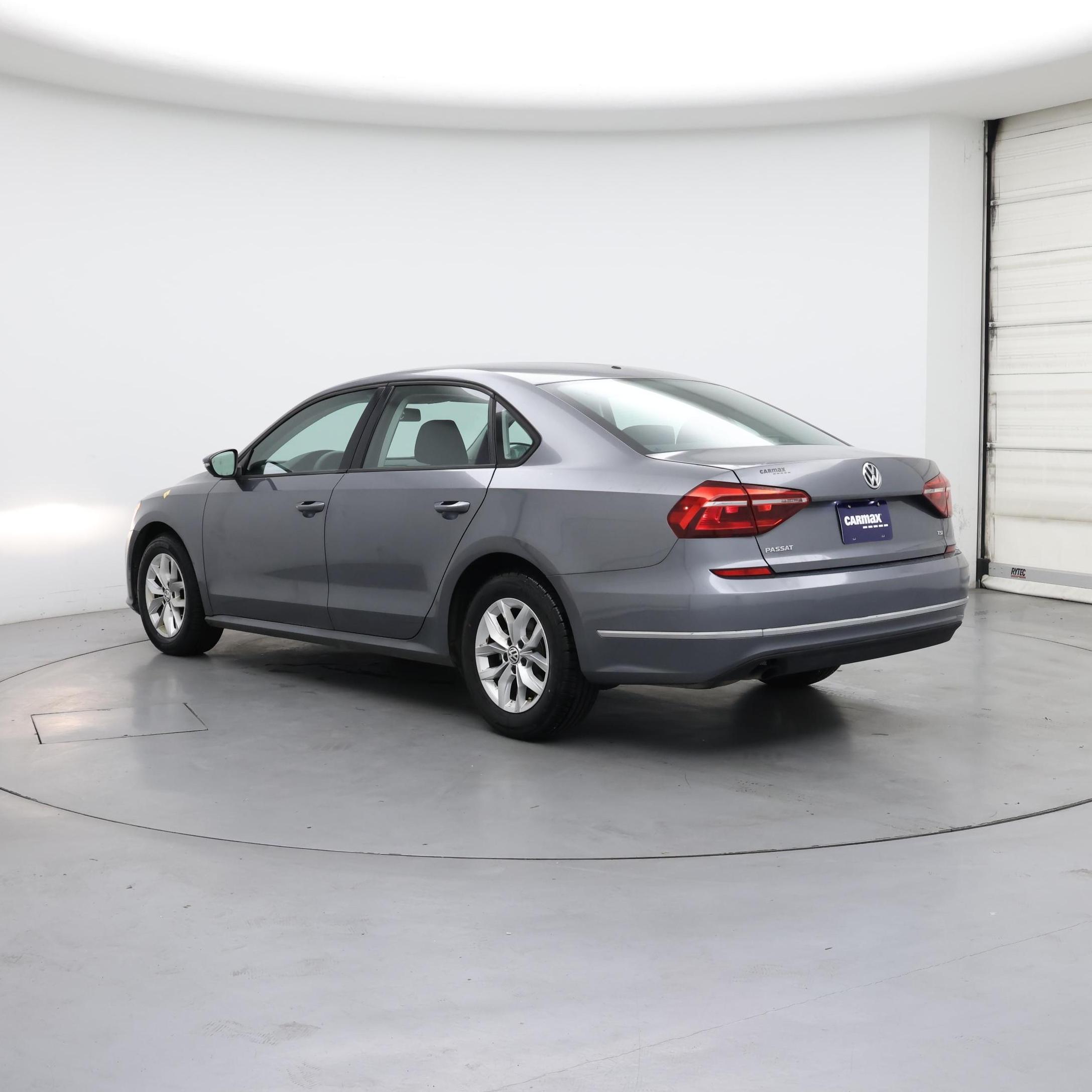 Thumbnail: 2018 Volkswagen Passat - 2