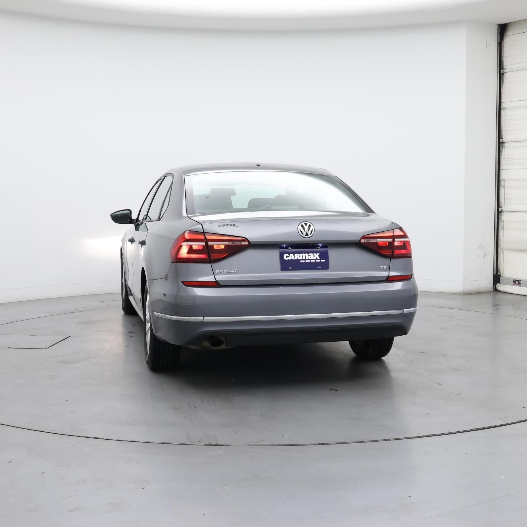 Thumbnail: 2018 Volkswagen Passat - 6