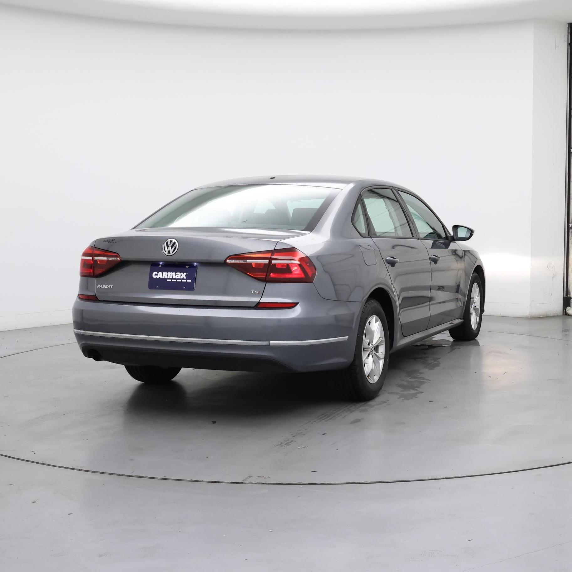 Thumbnail: 2018 Volkswagen Passat - 8