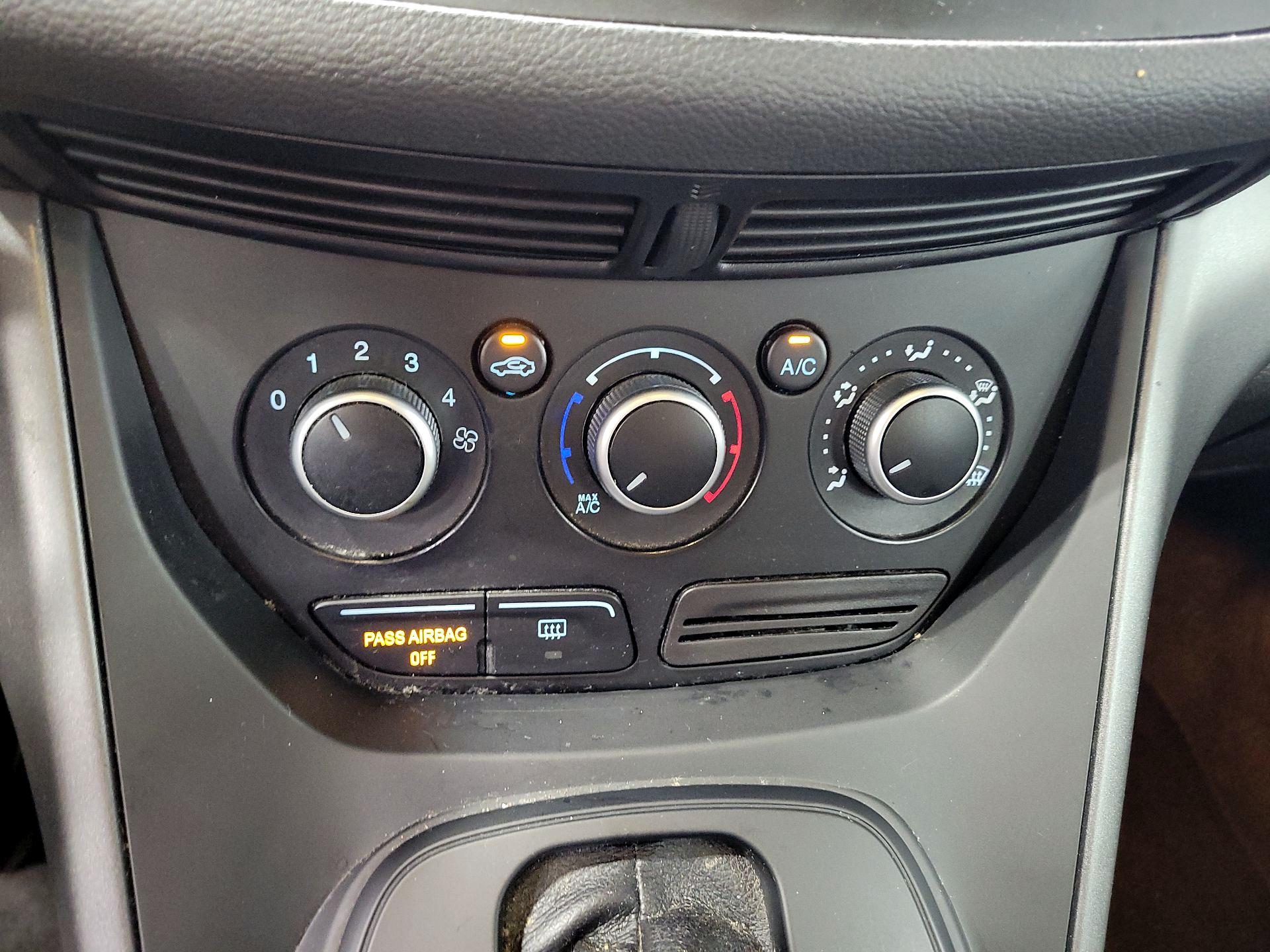Thumbnail: 2015 Ford Escape - 14