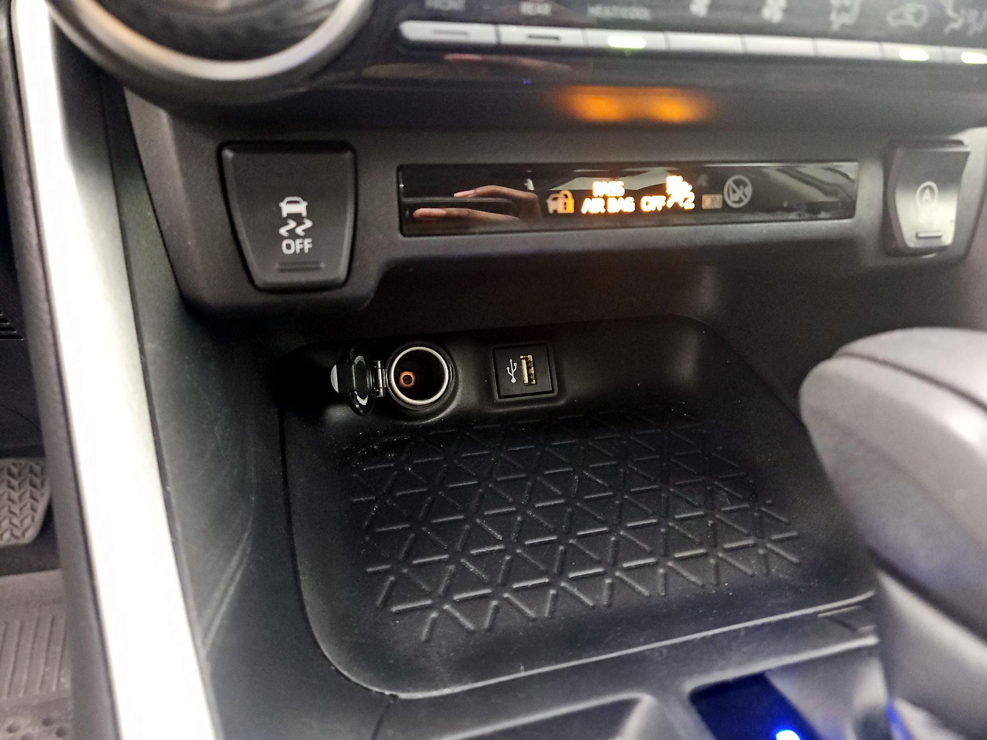 Thumbnail: 2023 Toyota RAV4 - 18