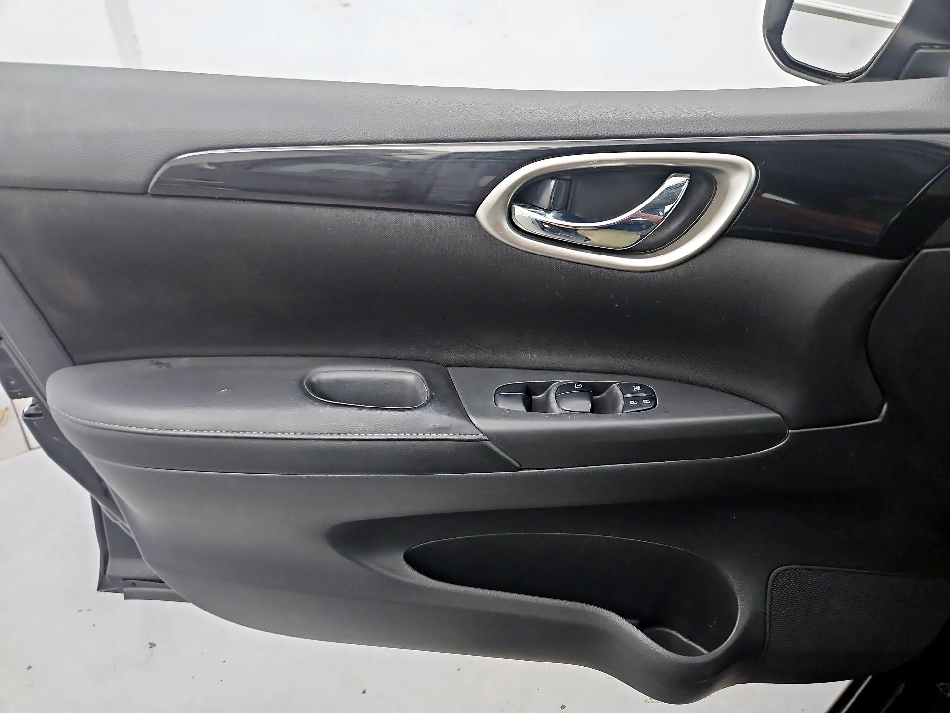 Thumbnail: 2019 Nissan Sentra - 12