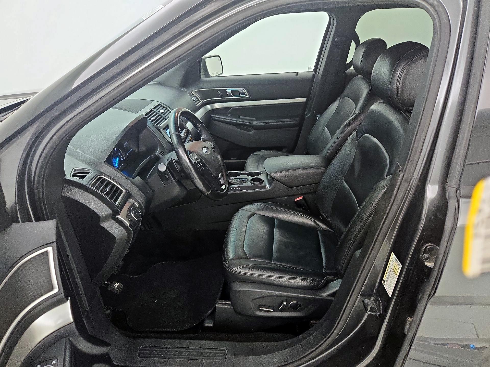 Thumbnail: 2017 Ford Explorer - 11