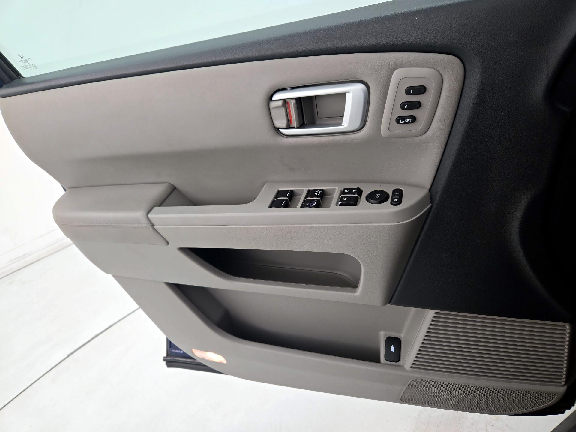 Thumbnail: 2013 Honda Pilot - 12