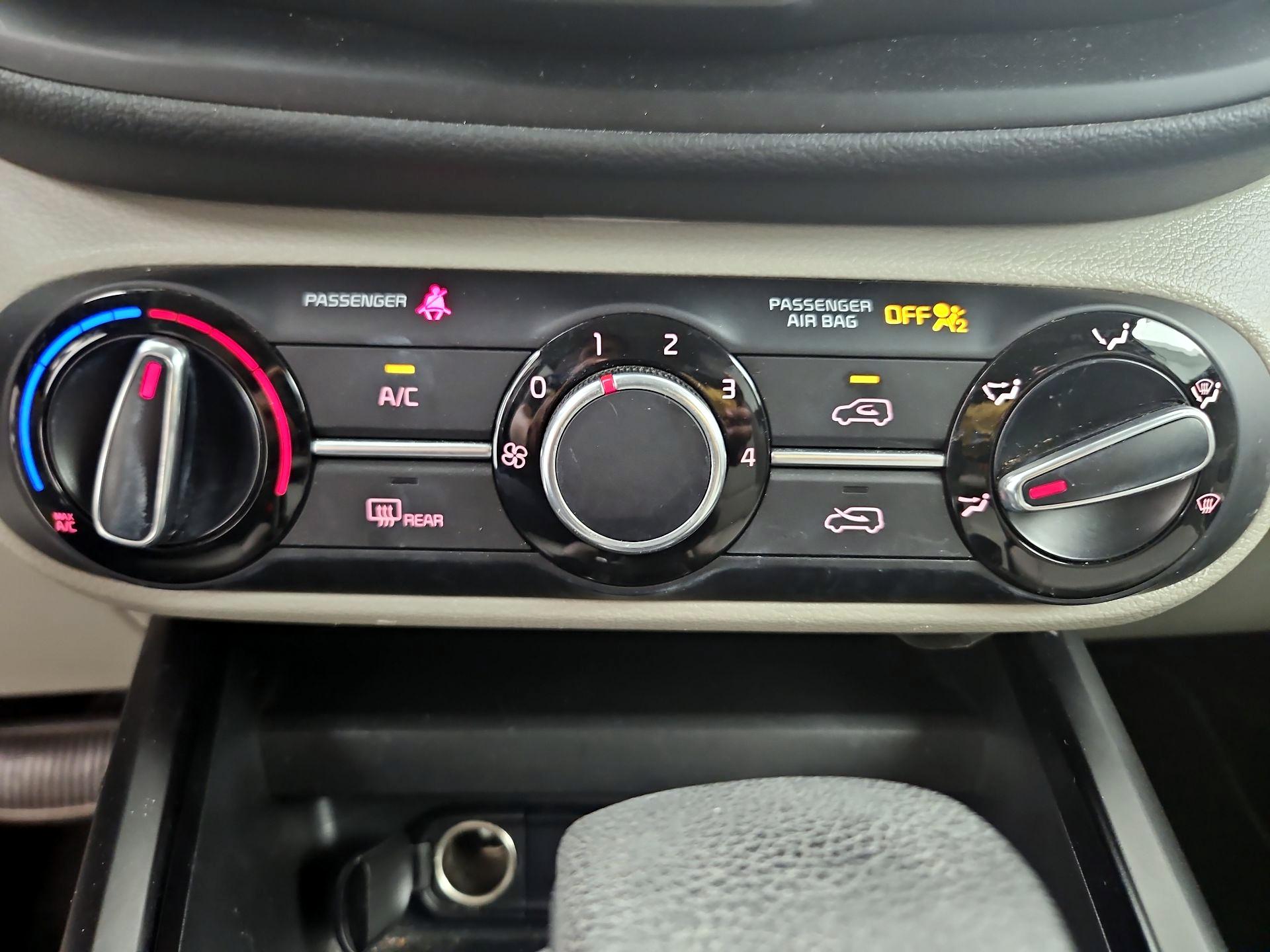 Thumbnail: 2022 Kia Soul - 16