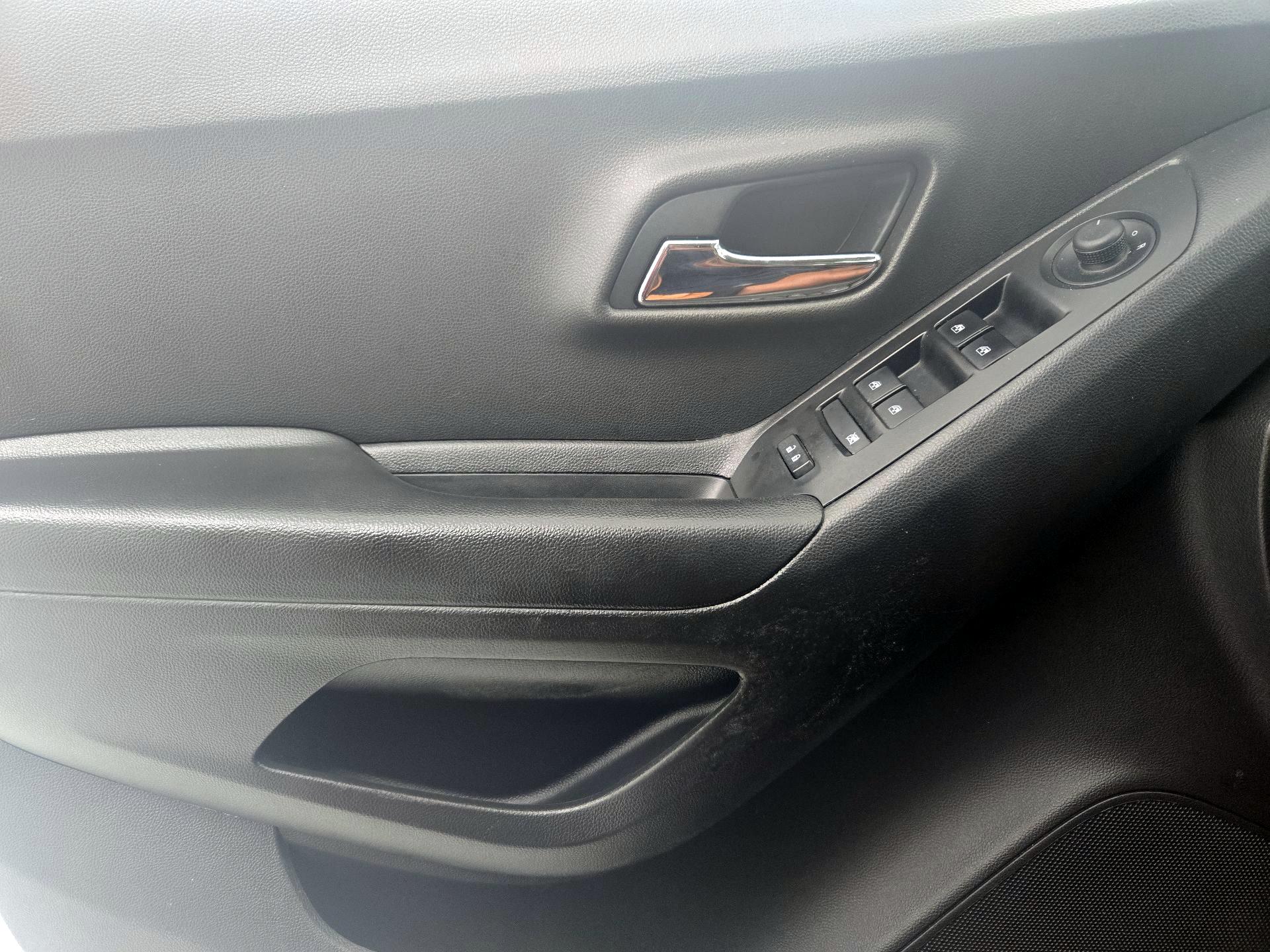 Thumbnail: 2021 Chevrolet Trax - 12