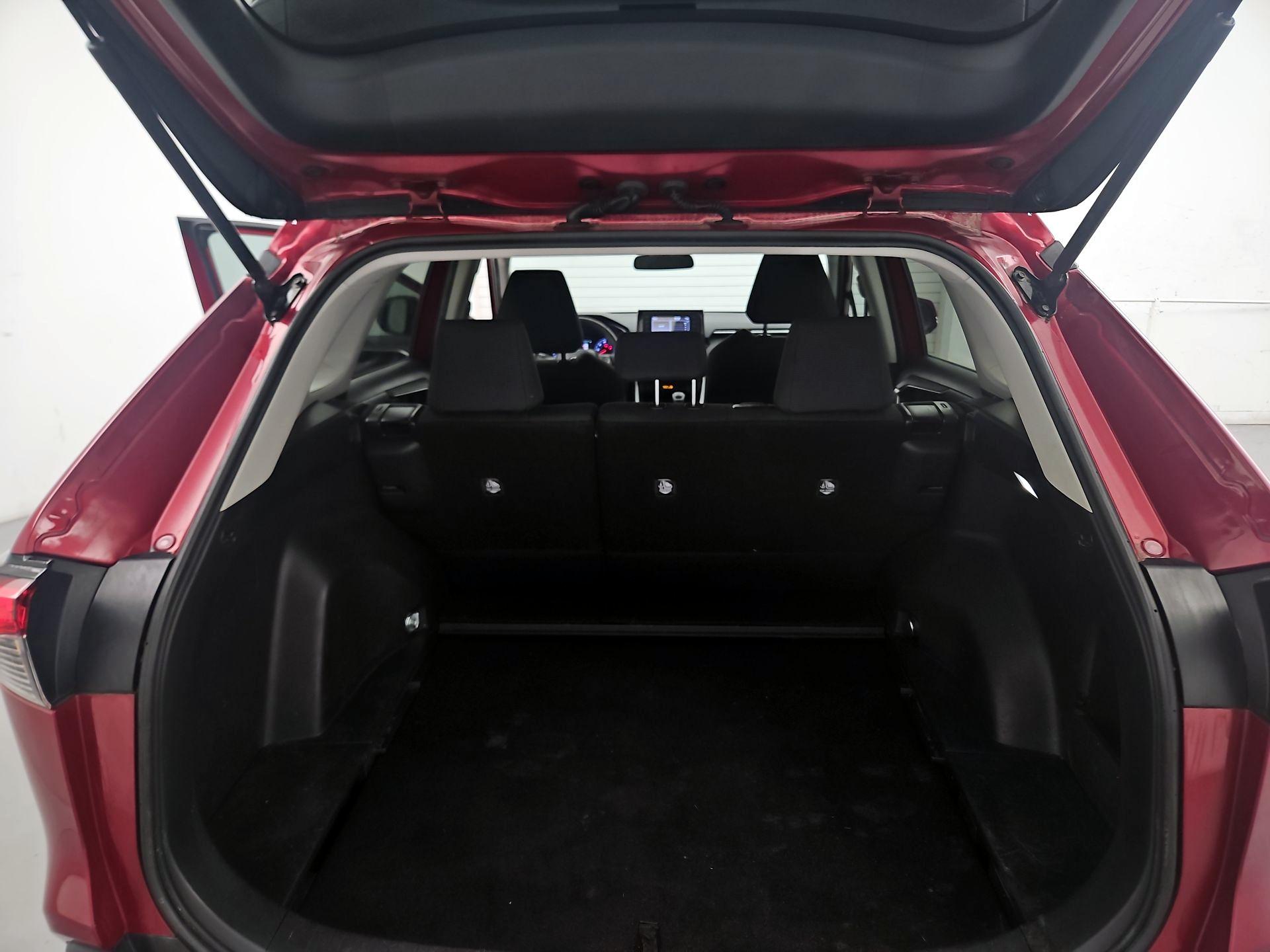 Thumbnail: 2022 Toyota RAV4 - 17