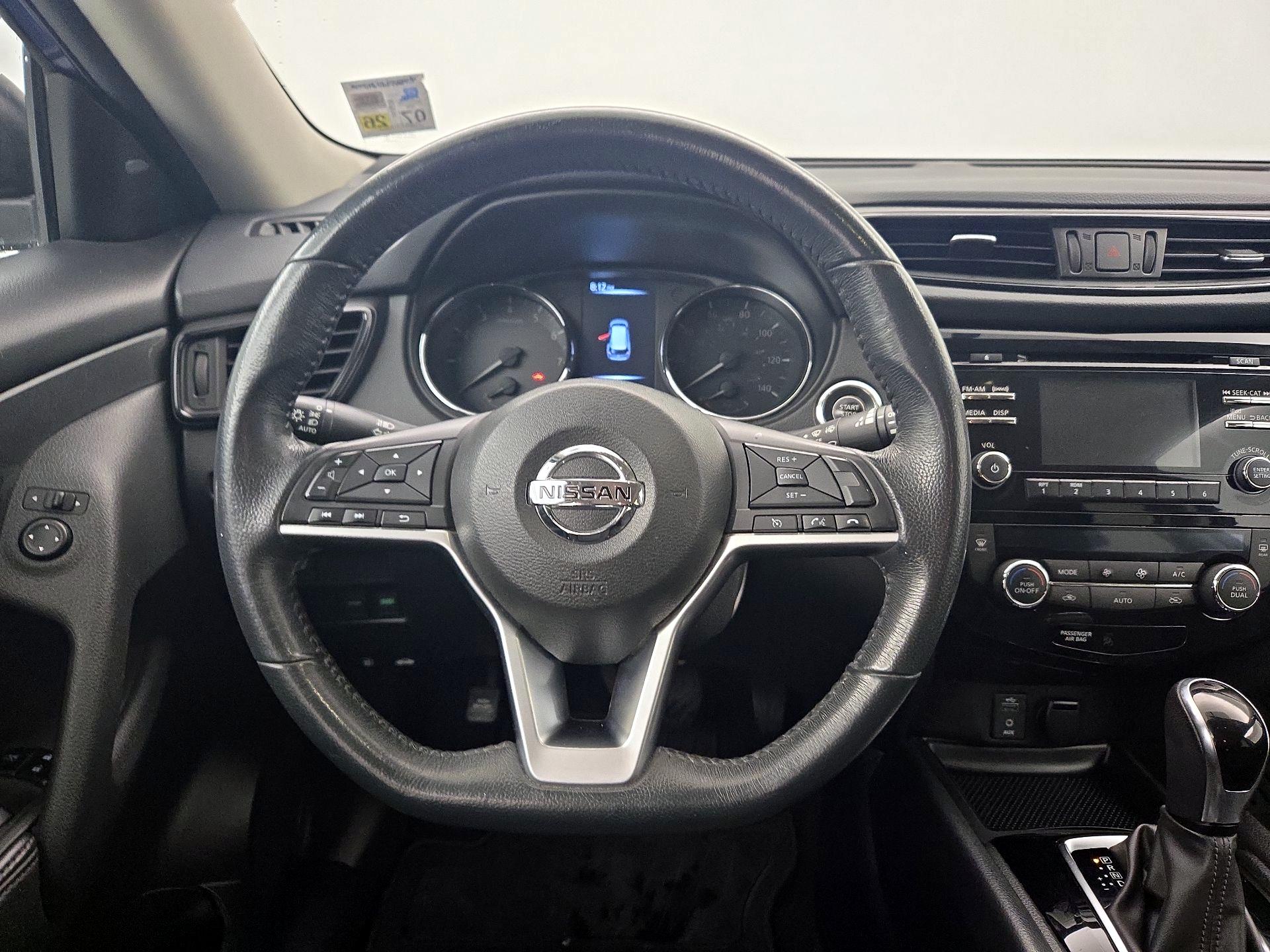 Thumbnail: 2017 Nissan Rogue - 10