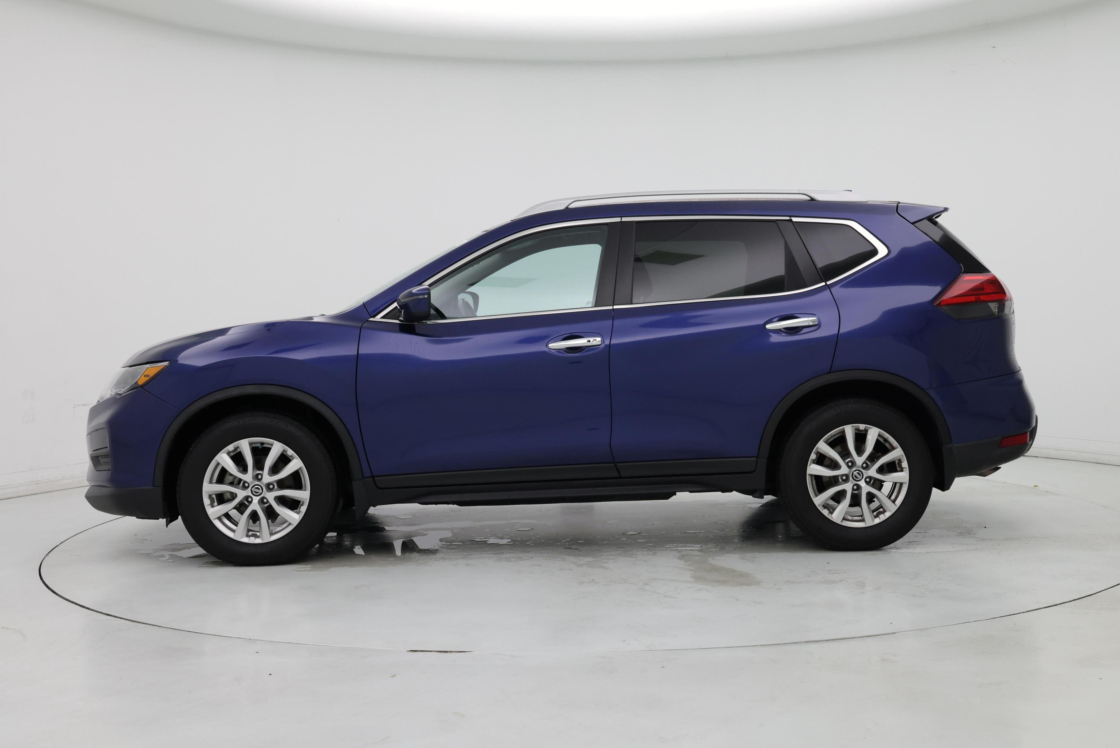 Thumbnail: 2017 Nissan Rogue - 3