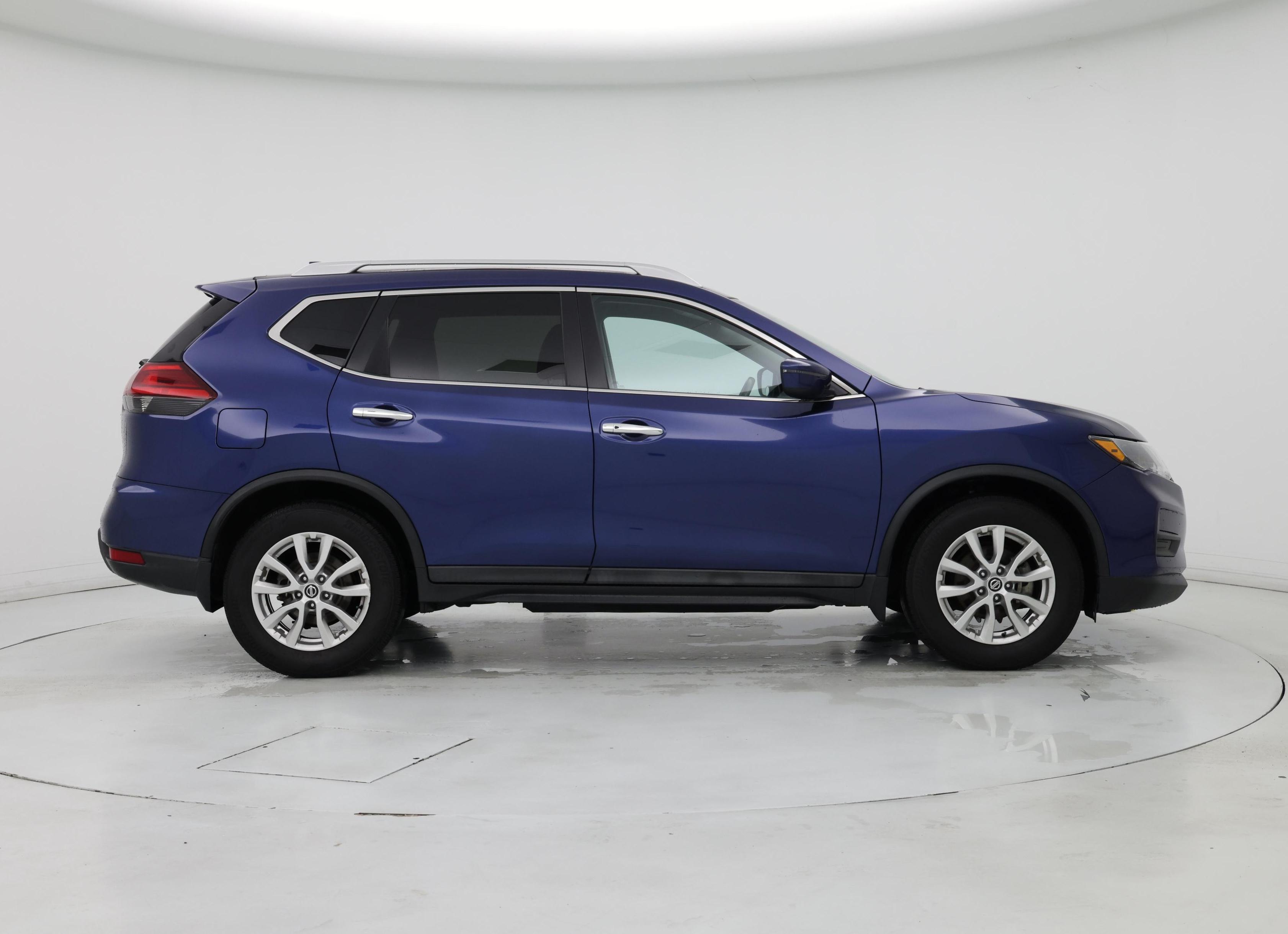 Thumbnail: 2017 Nissan Rogue - 7