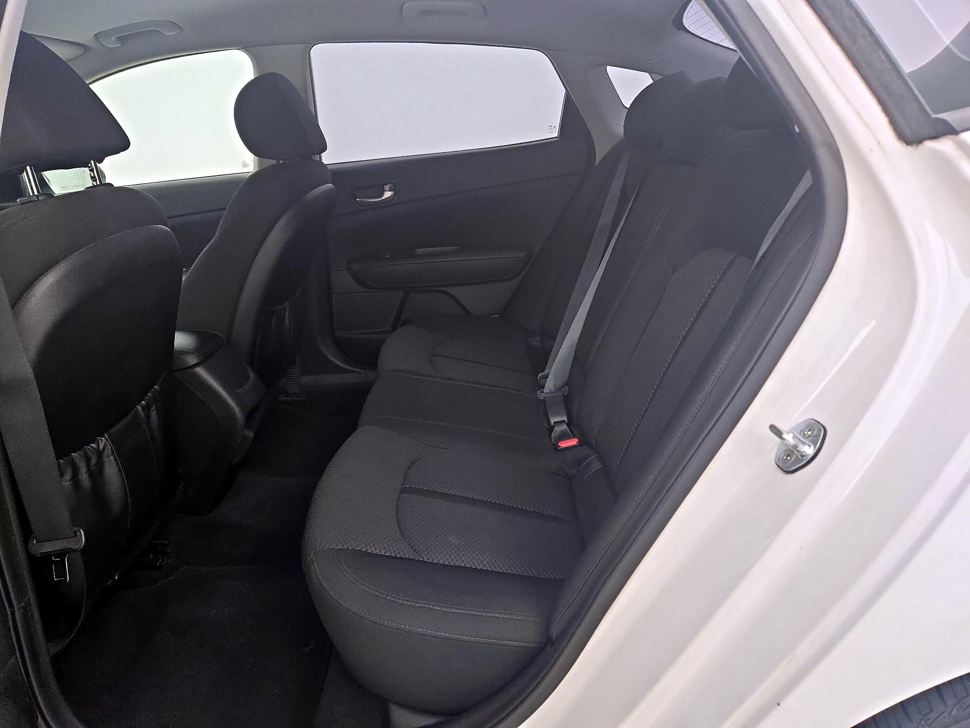 Thumbnail: 2016 Kia Optima - 19