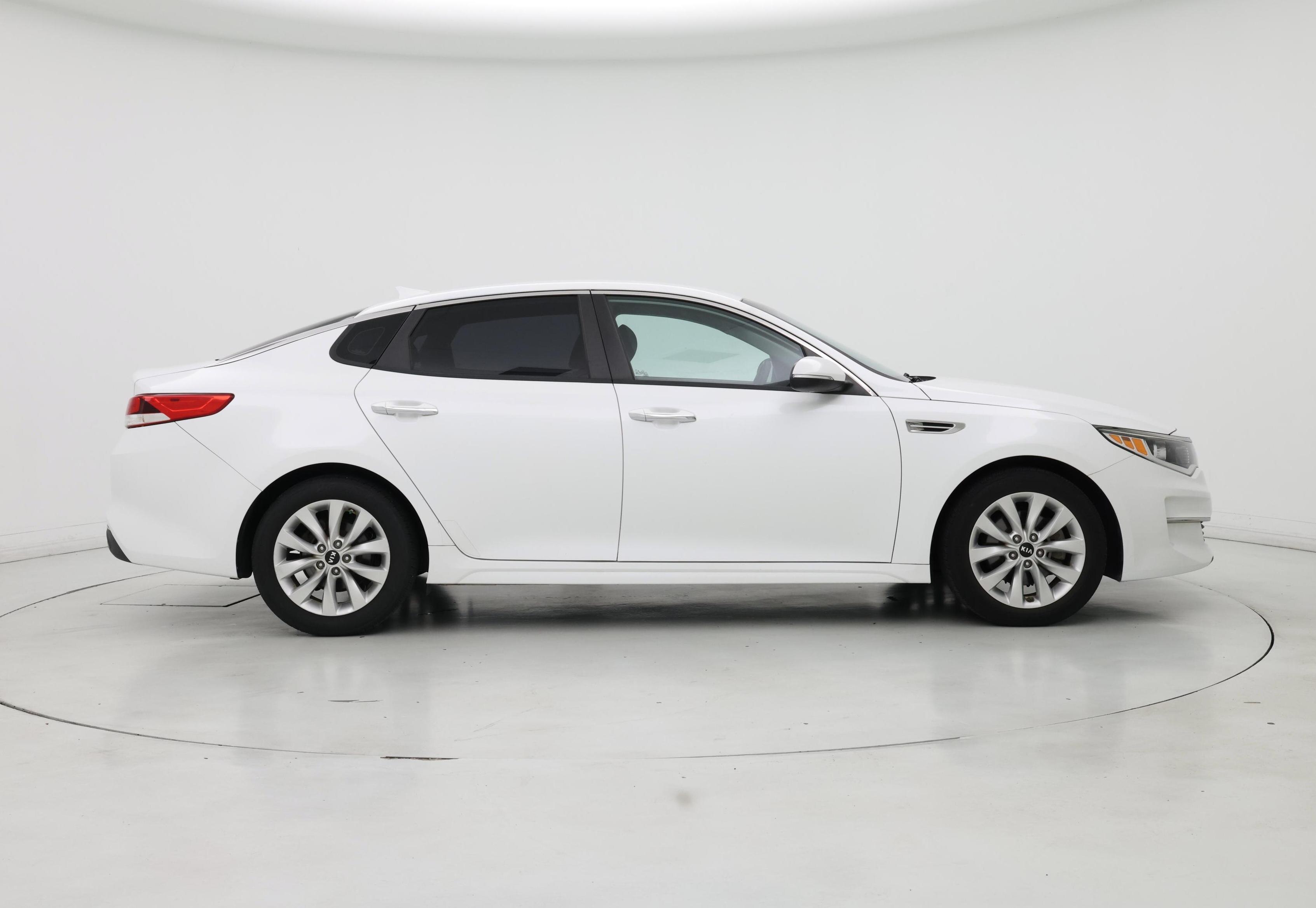 Thumbnail: 2016 Kia Optima - 7