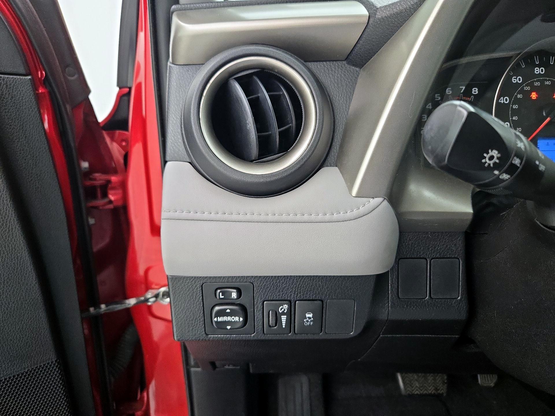 Thumbnail: 2014 Toyota RAV4 - 13
