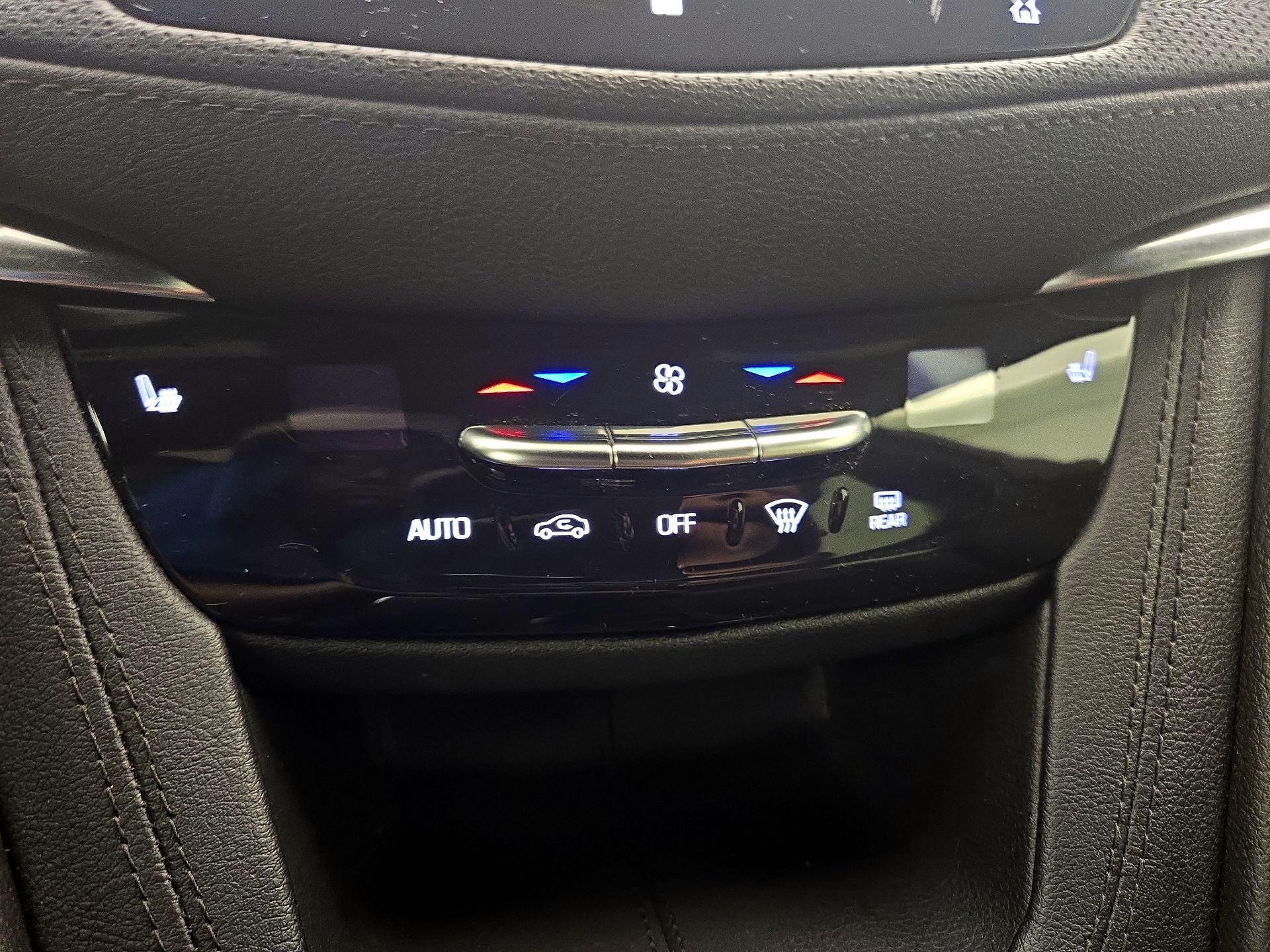 Thumbnail: 2020 Cadillac XT5 - 16