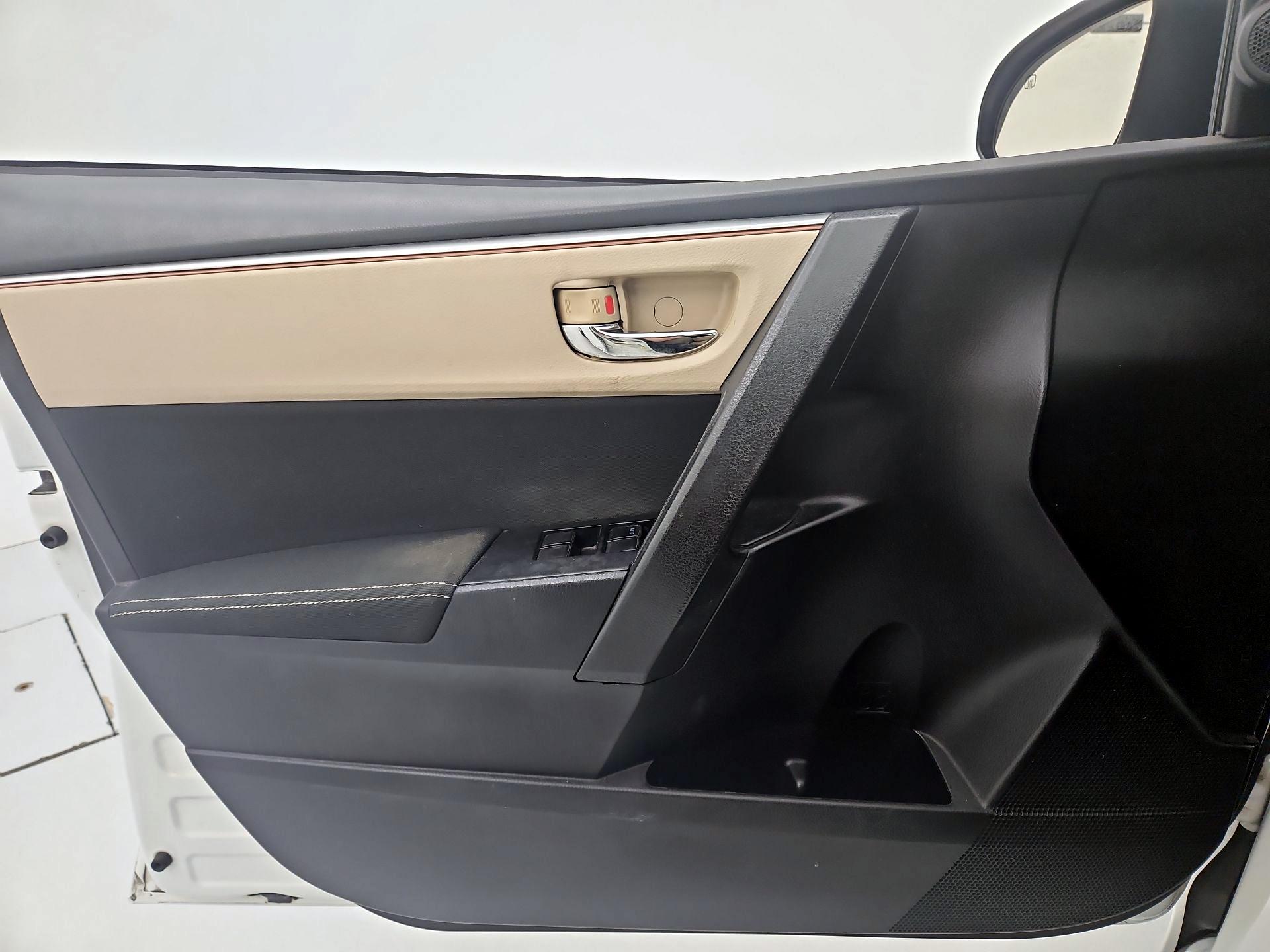 Thumbnail: 2016 Toyota Corolla - 12