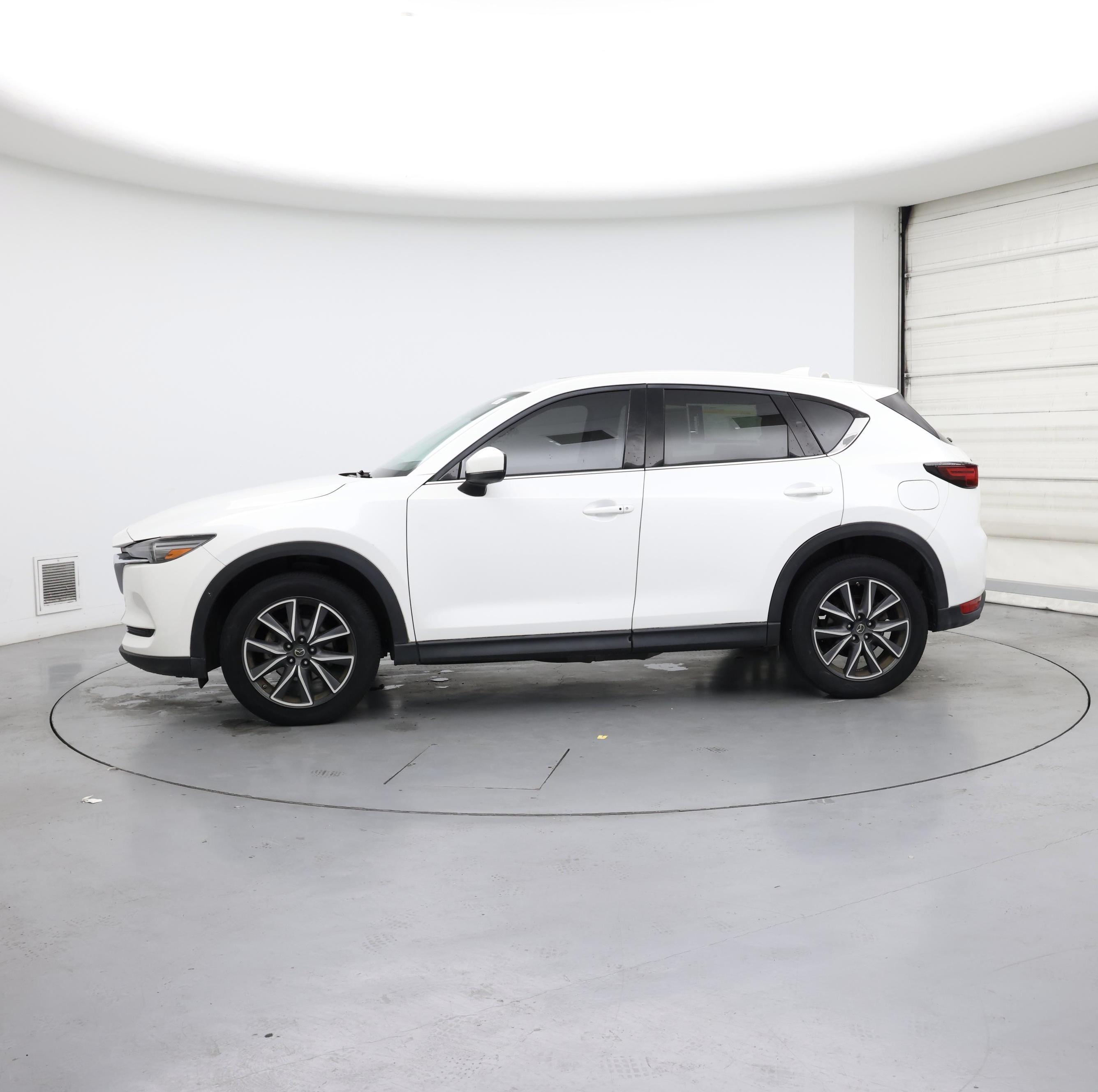 Thumbnail: 2017 Mazda CX-5 - 3