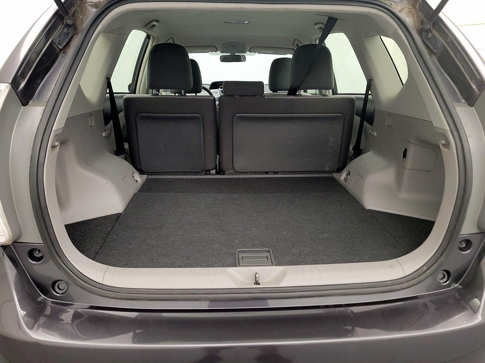 Thumbnail: 2016 Toyota Prius v - 16