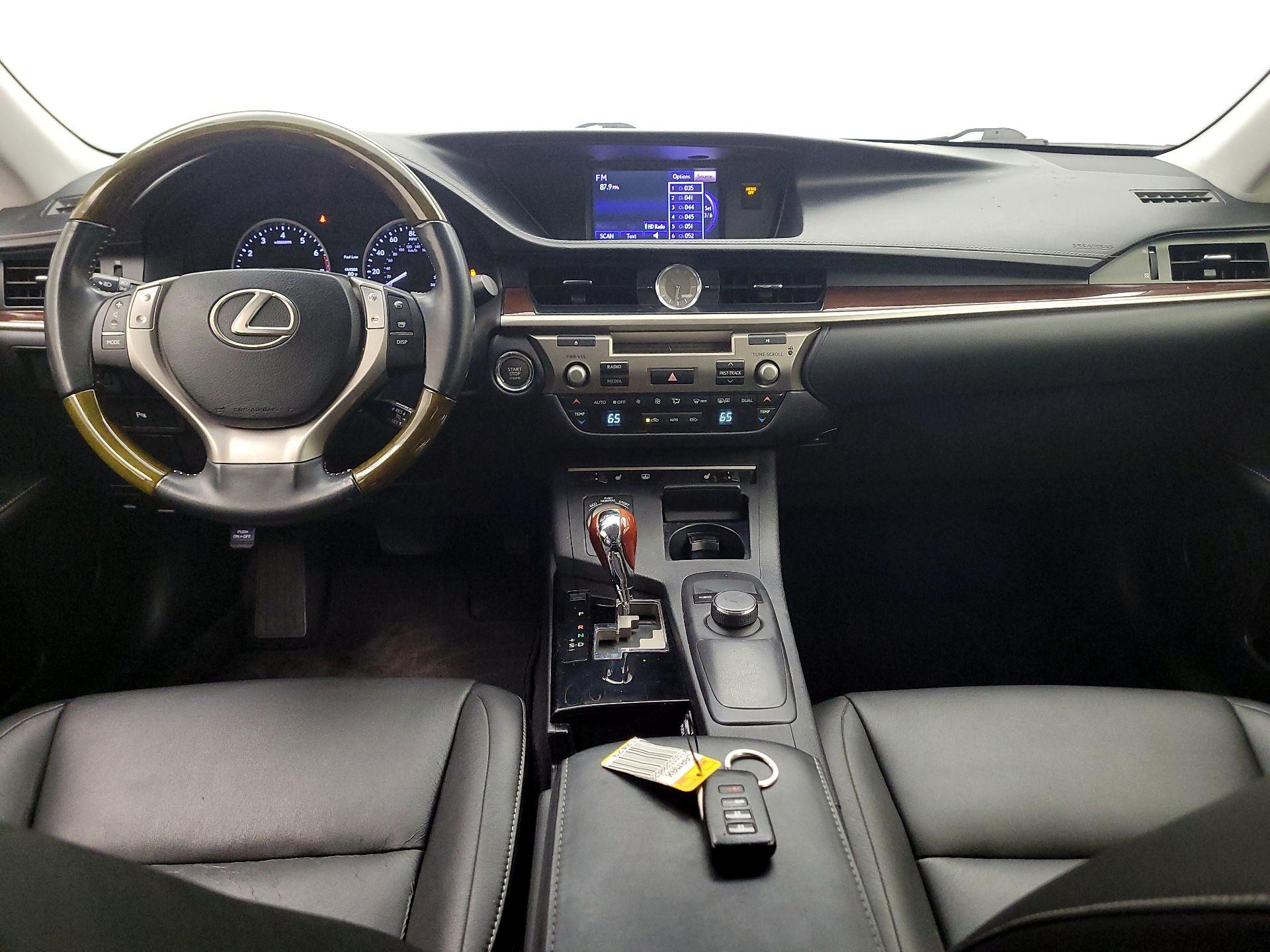 Thumbnail: 2013 Lexus ES - 9