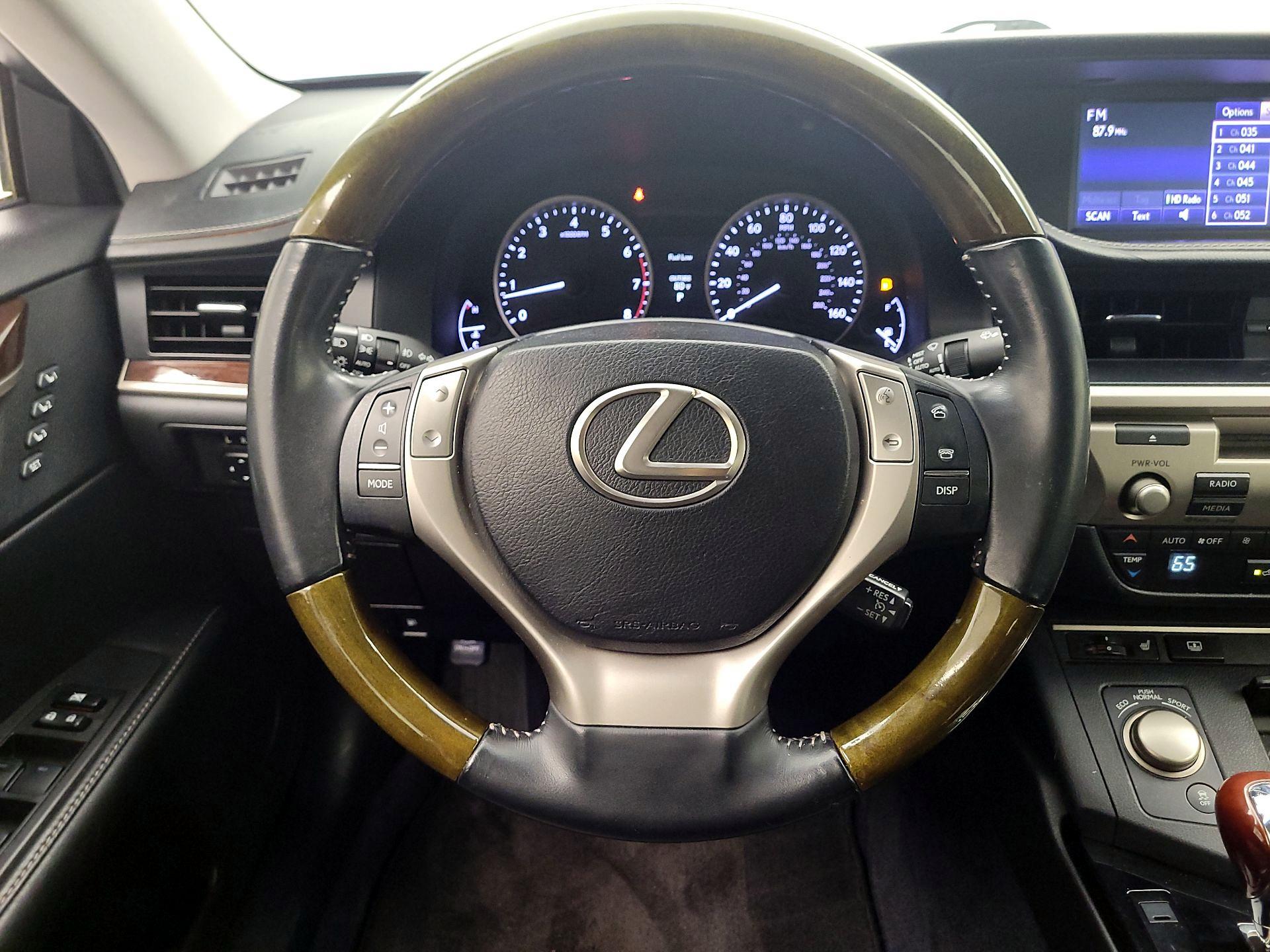 Thumbnail: 2013 Lexus ES - 10
