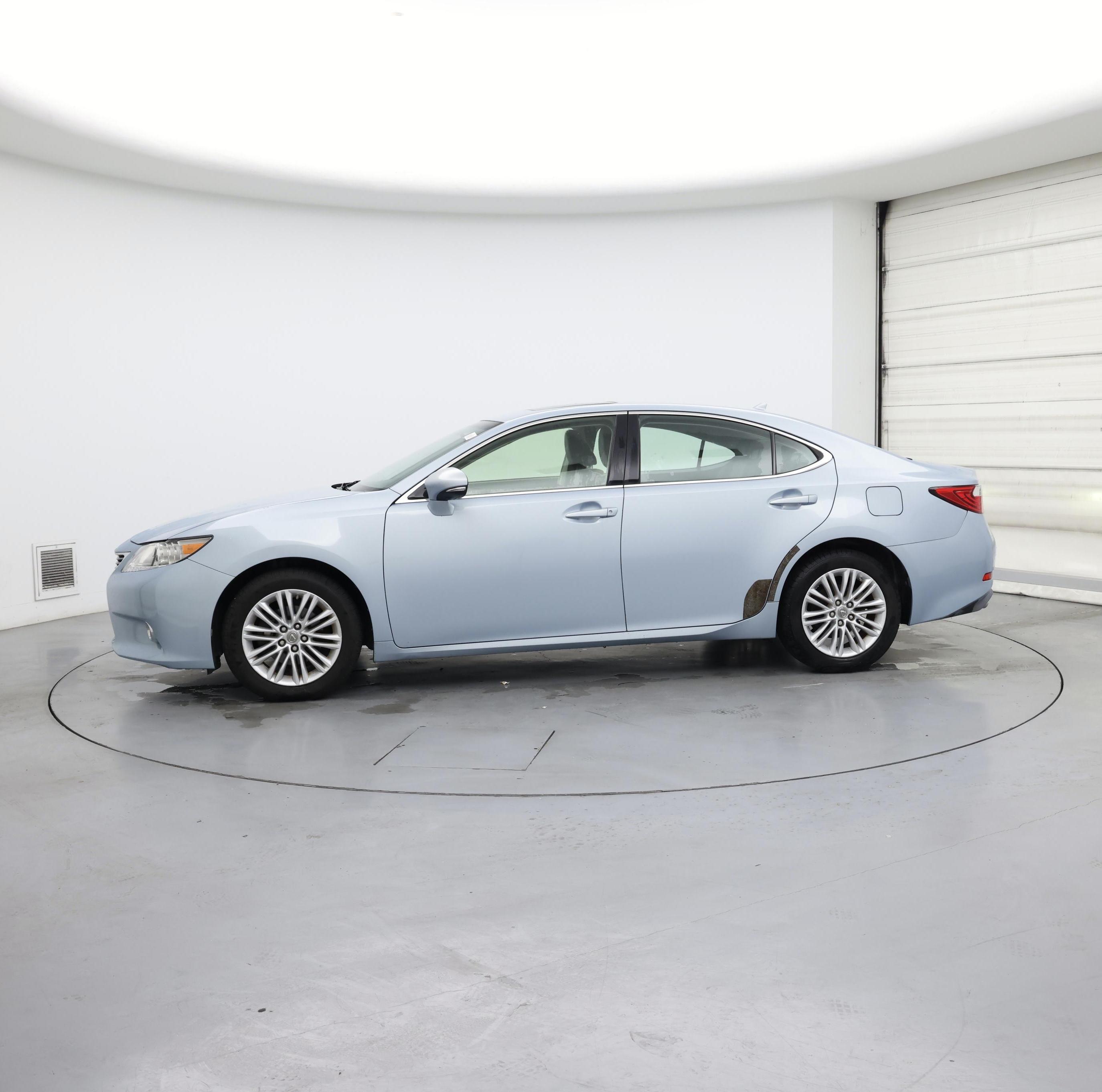 Thumbnail: 2013 Lexus ES - 3