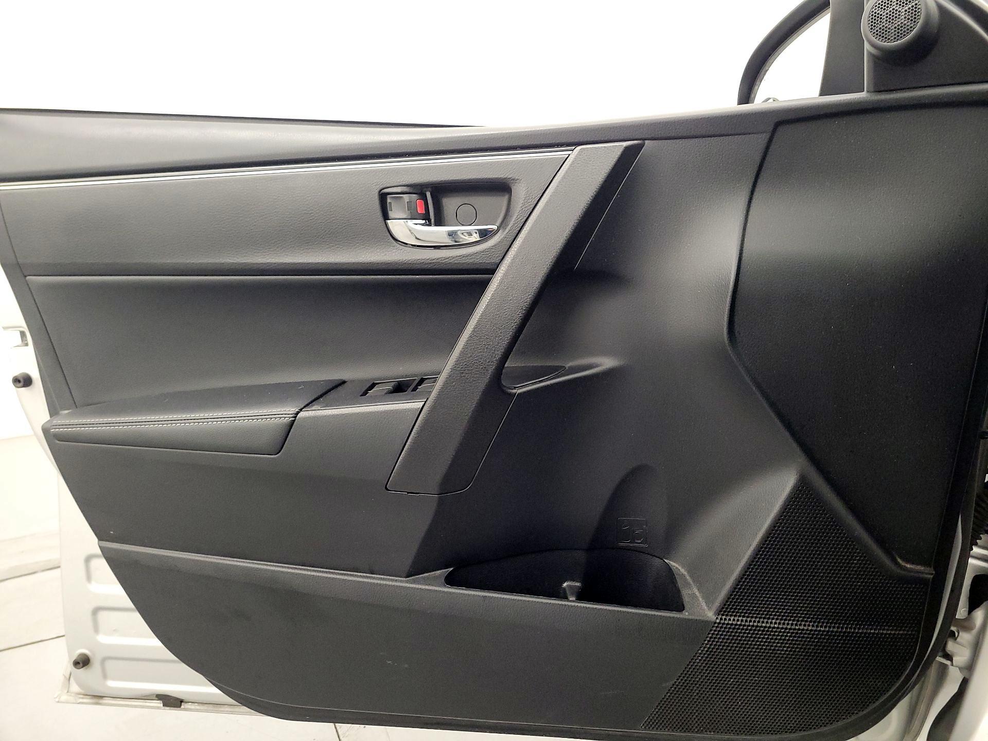 Thumbnail: 2017 Toyota Corolla - 12