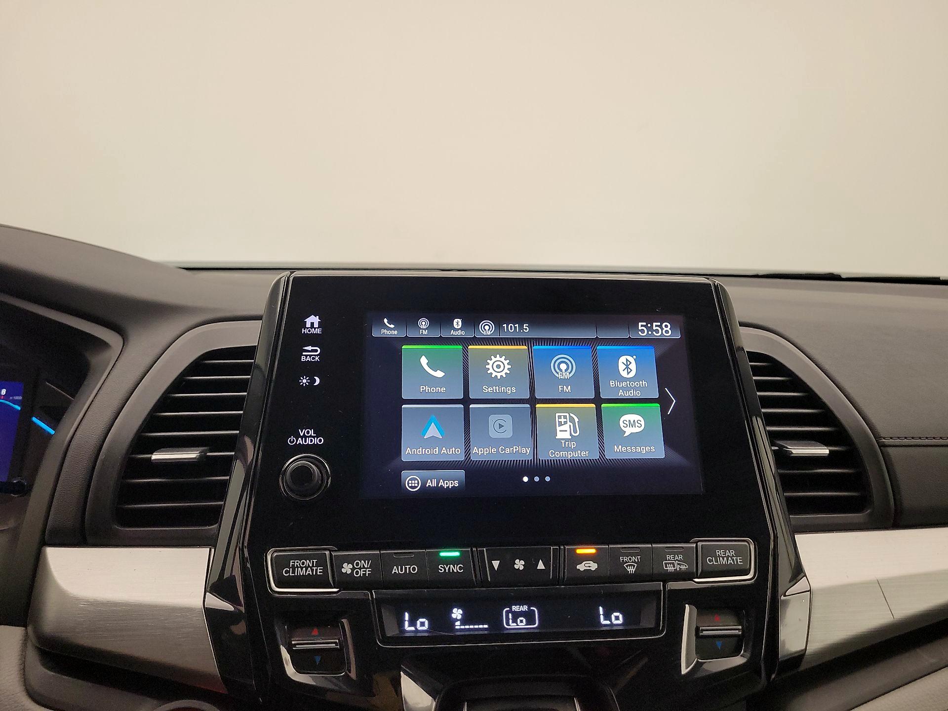 Thumbnail: 2018 Honda Odyssey - 15