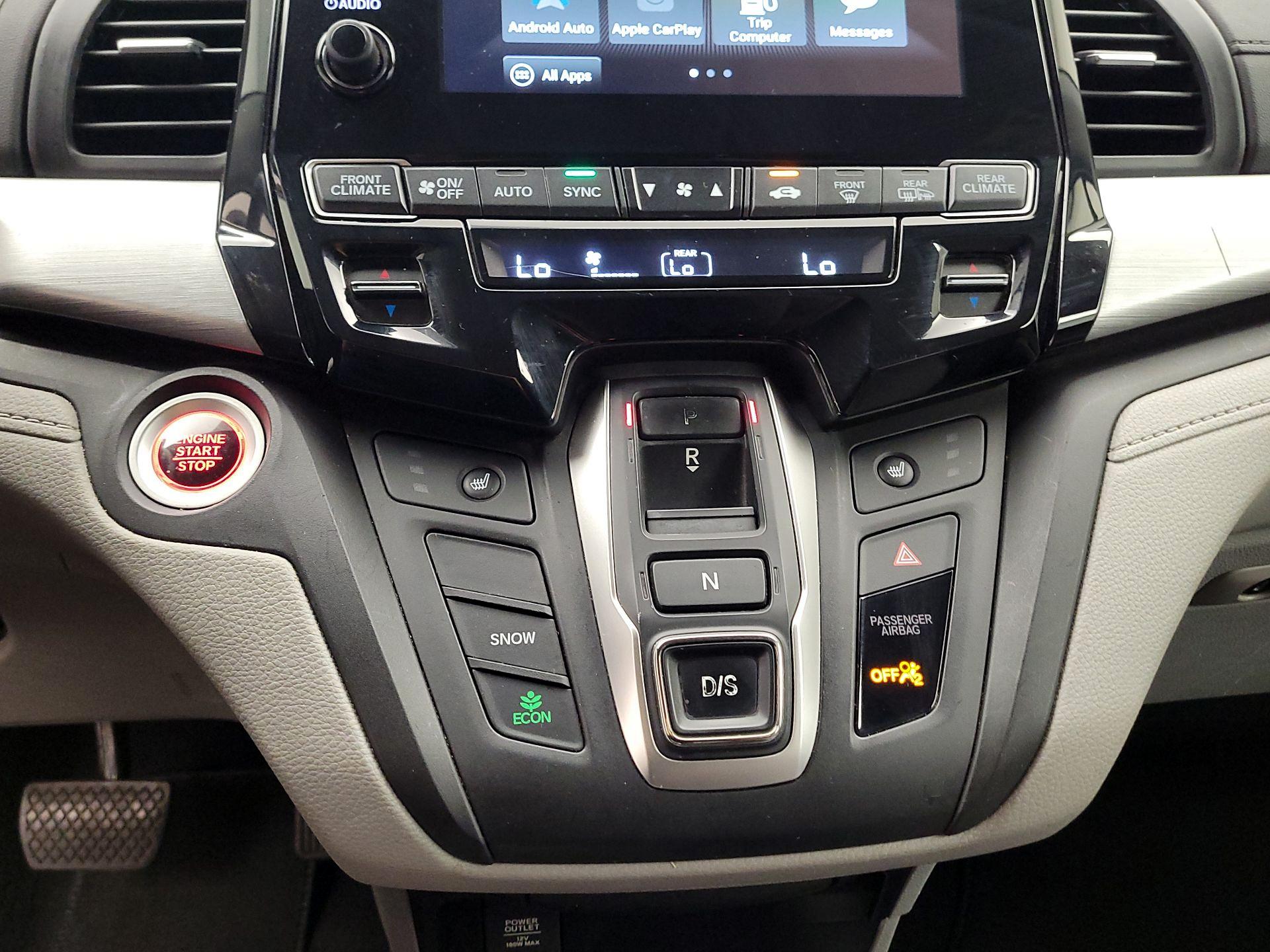 Thumbnail: 2018 Honda Odyssey - 17
