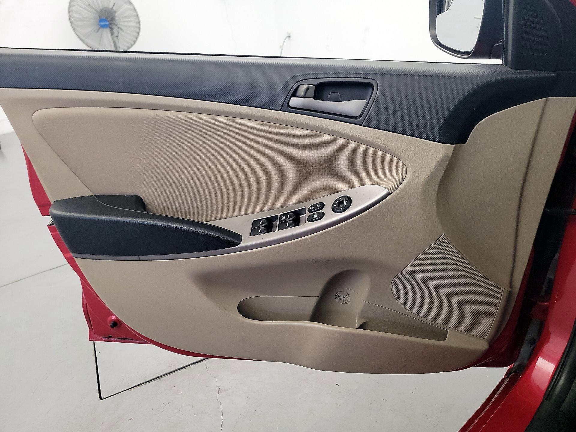 Thumbnail: 2015 Hyundai Accent - 12