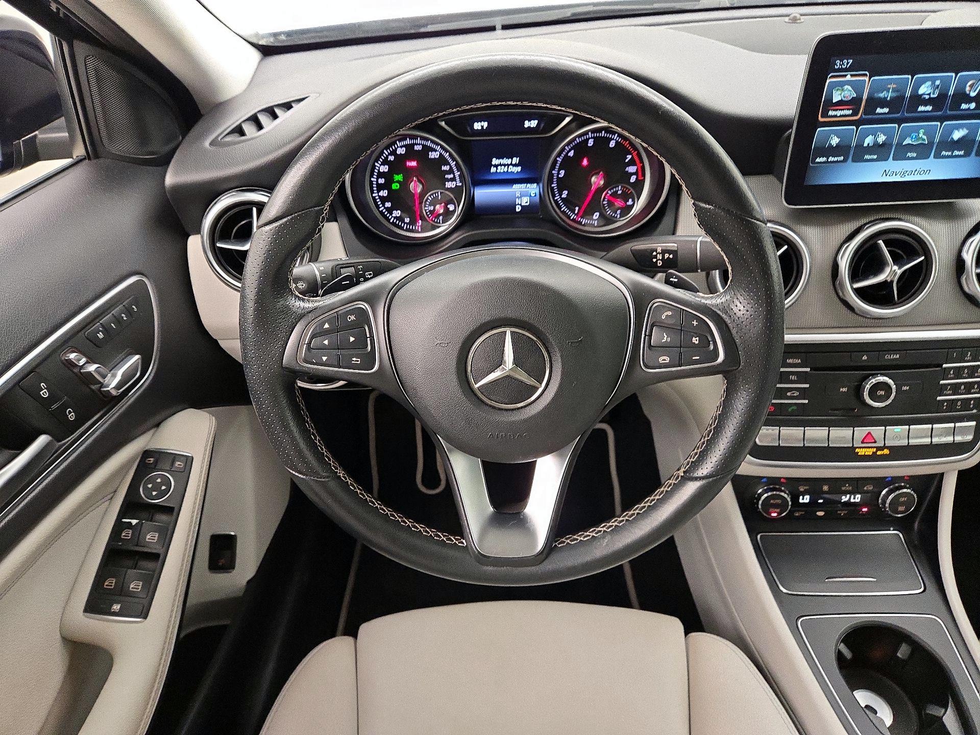 Thumbnail: 2018 Mercedes-Benz GLA - 10