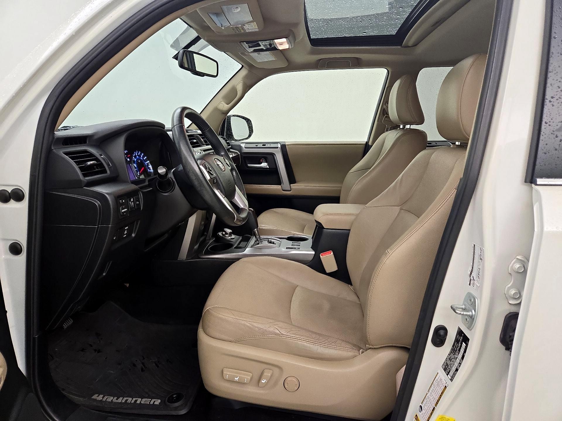 Thumbnail: 2015 Toyota 4Runner - 11
