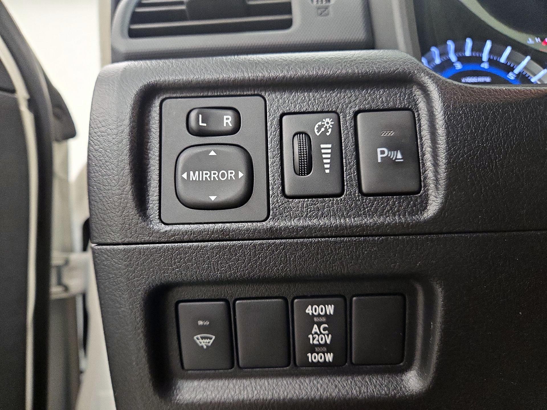 Thumbnail: 2015 Toyota 4Runner - 13
