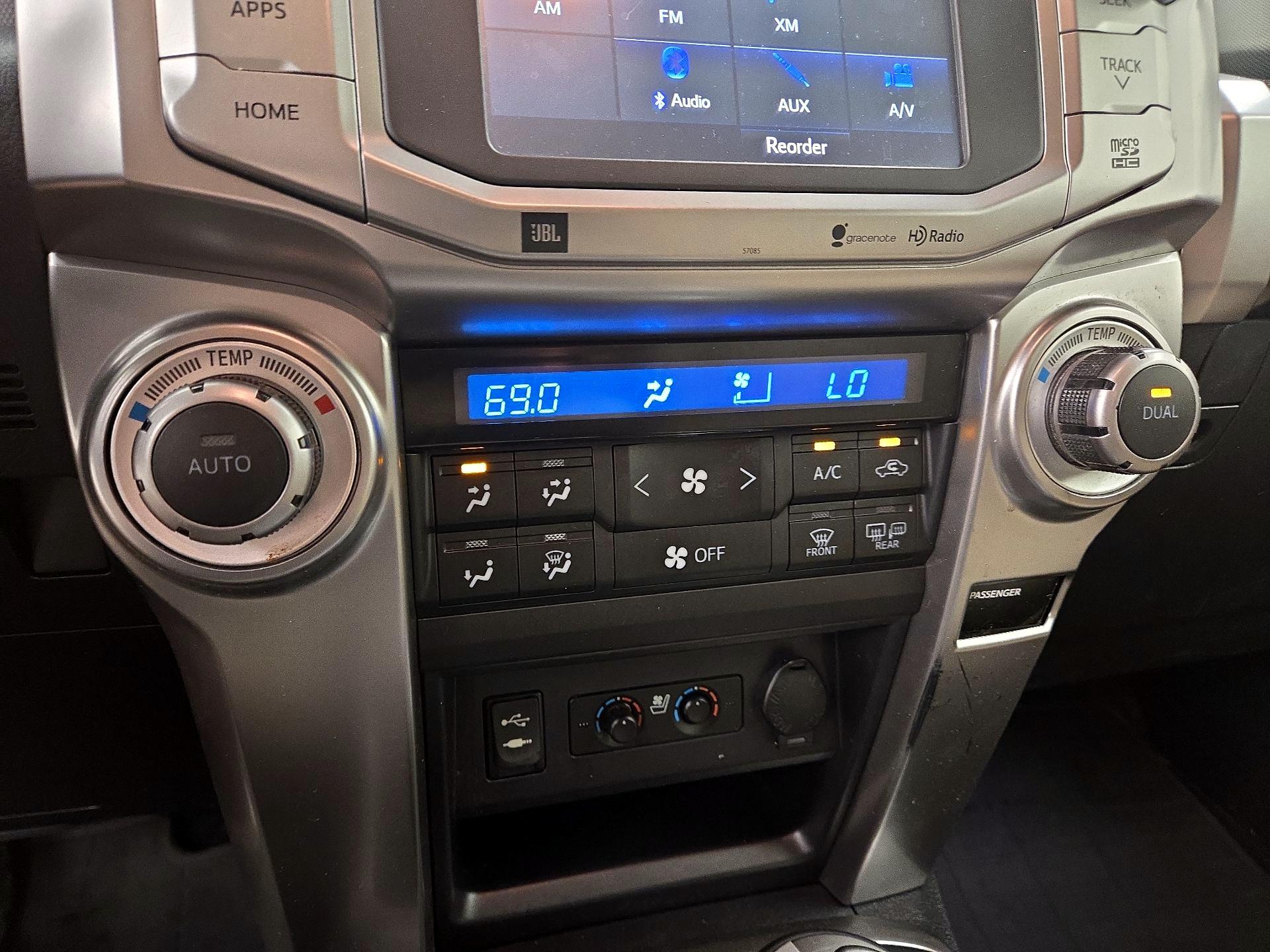 Thumbnail: 2015 Toyota 4Runner - 16