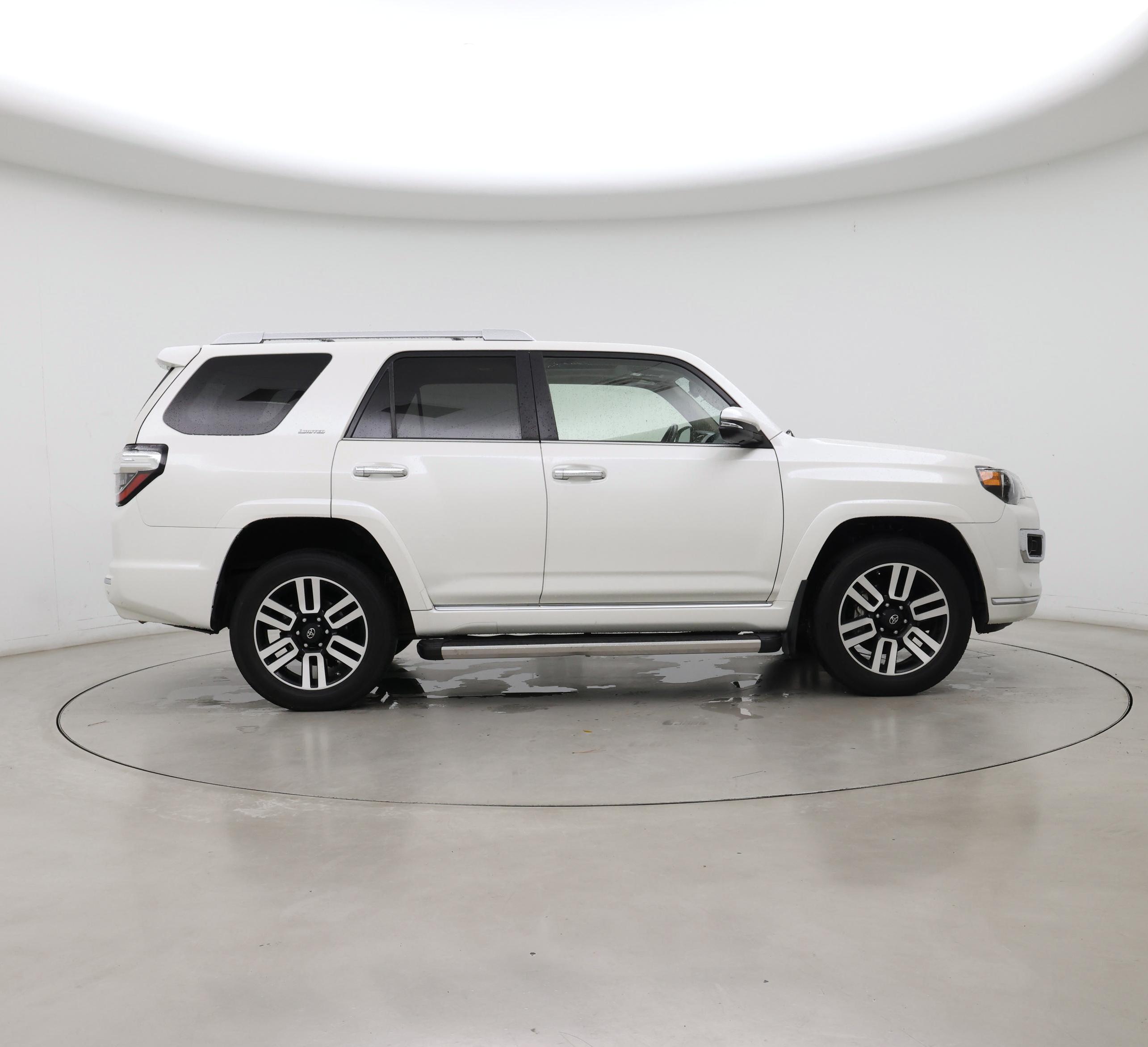 Thumbnail: 2015 Toyota 4Runner - 7