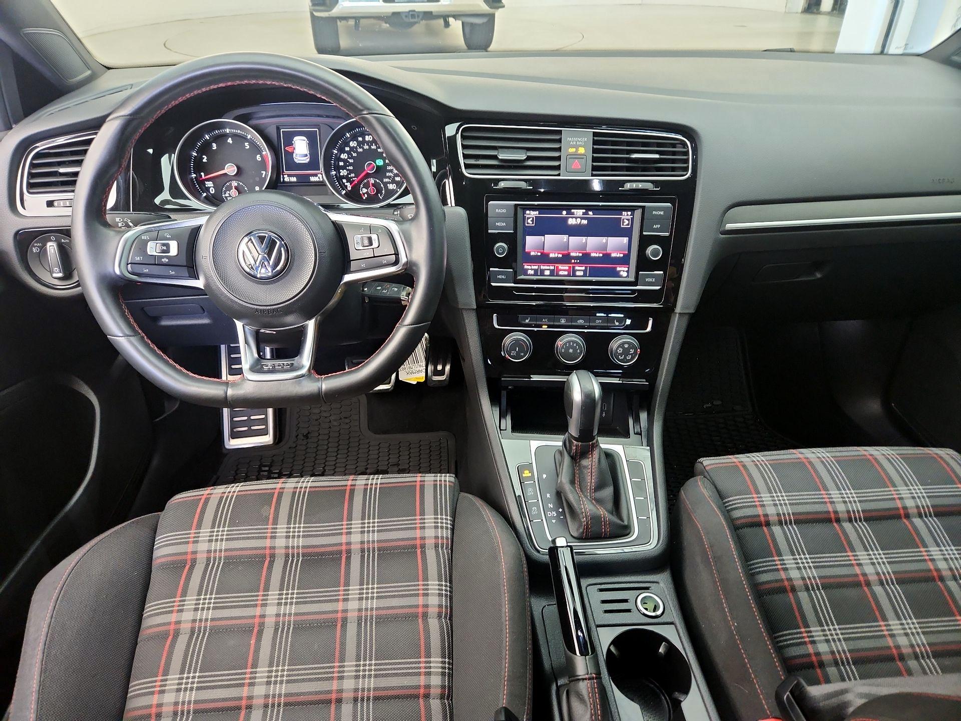 Thumbnail: 2020 Volkswagen Golf - 9