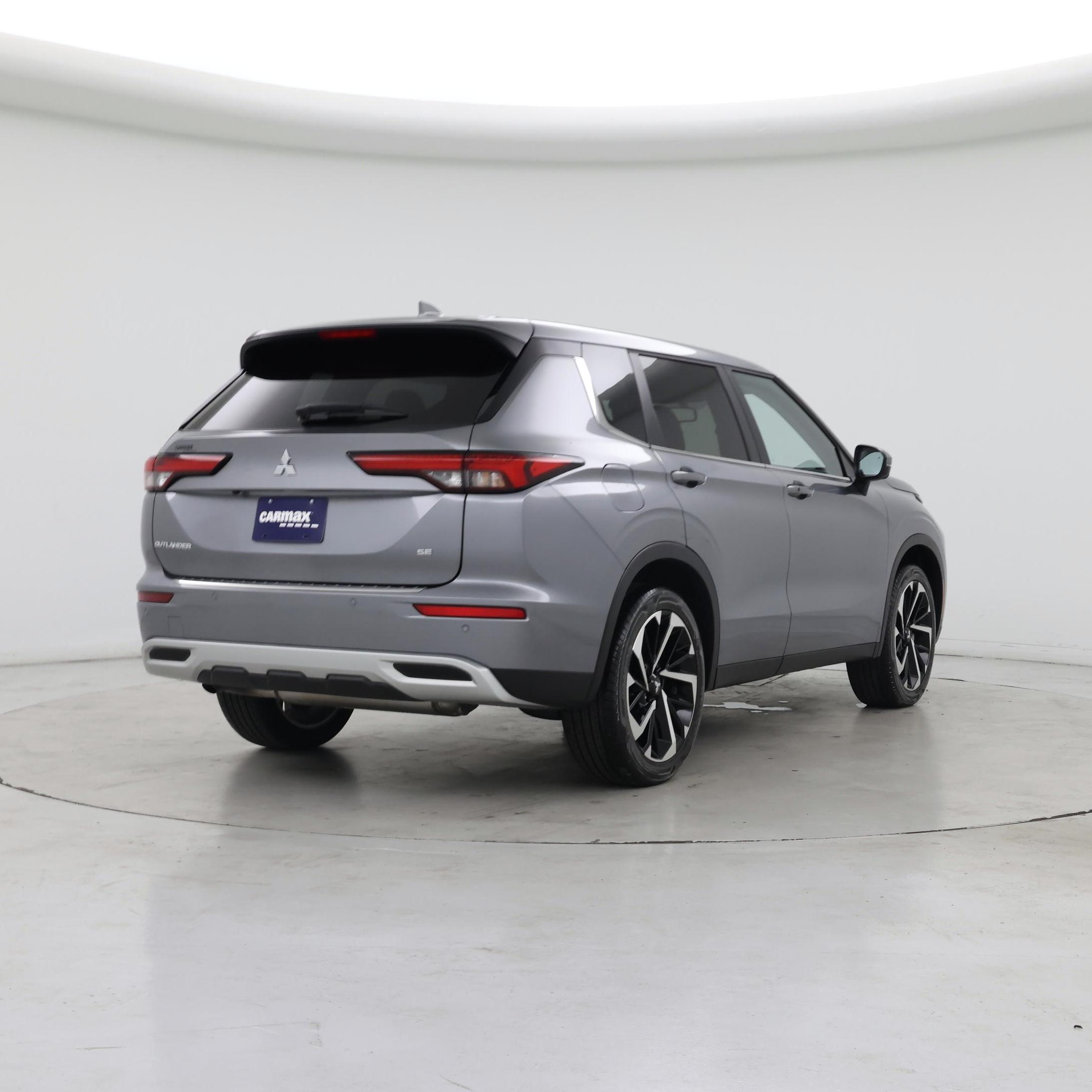 Thumbnail: 2024 Mitsubishi Outlander - 8