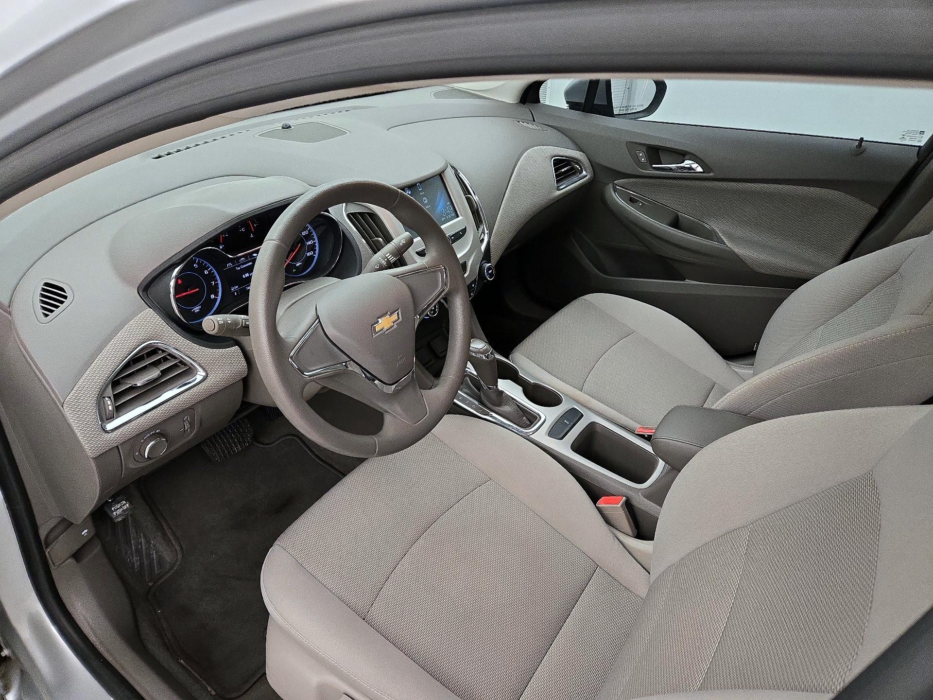 Thumbnail: 2017 Chevrolet Cruze - 11