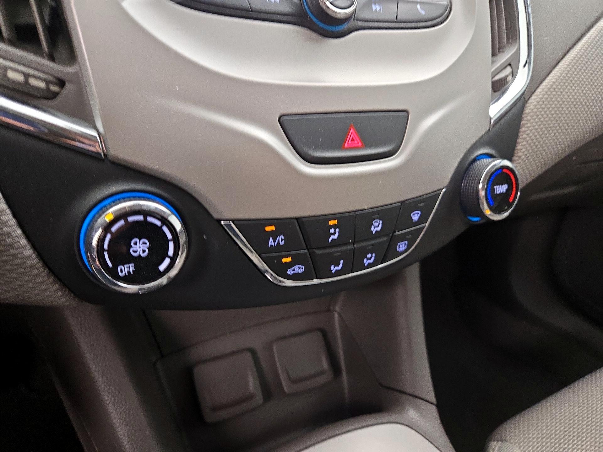 Thumbnail: 2017 Chevrolet Cruze - 16
