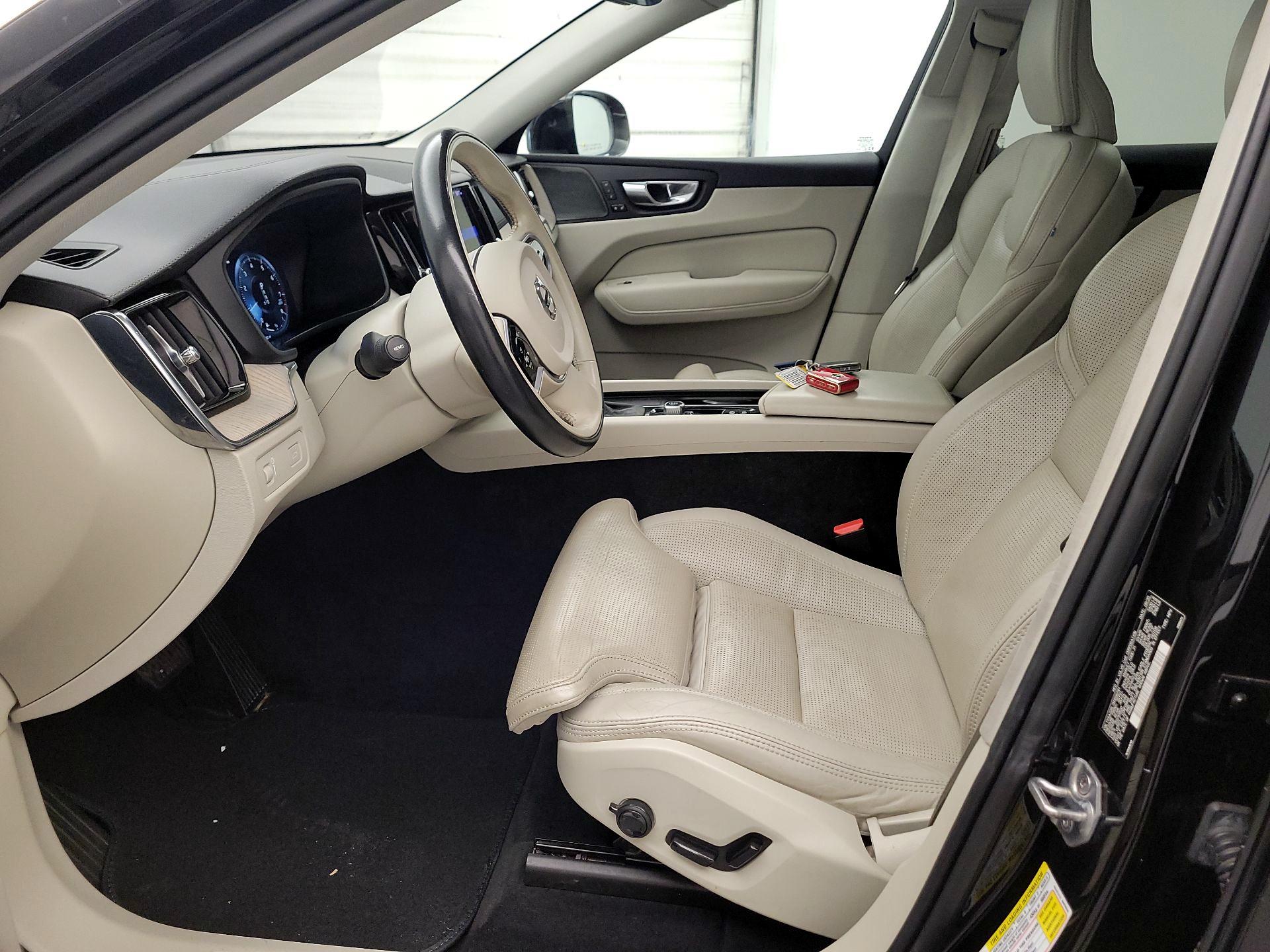 Thumbnail: 2021 Volvo XC60 - 11